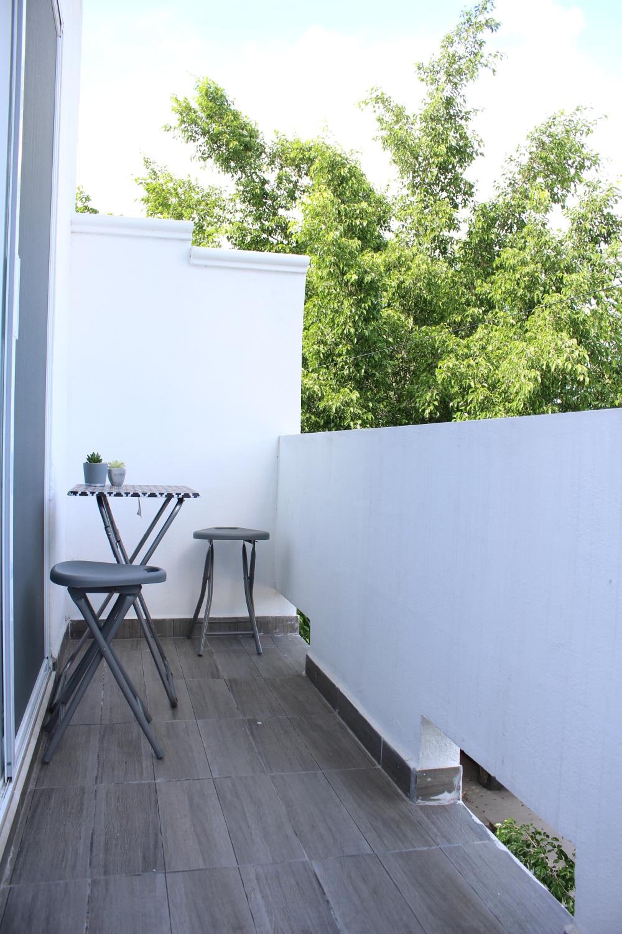 Apartment photo 2