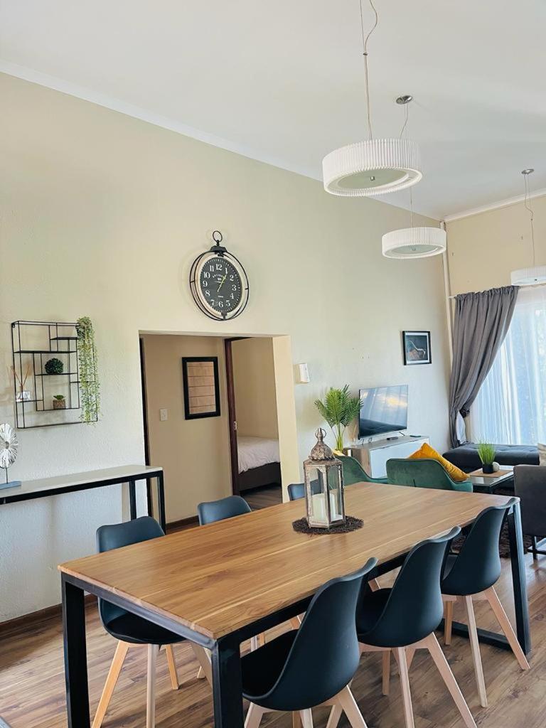 Four-Bedroom House - Photo 7