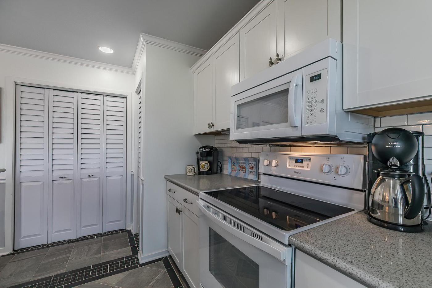 Three-Bedroom House photo 2