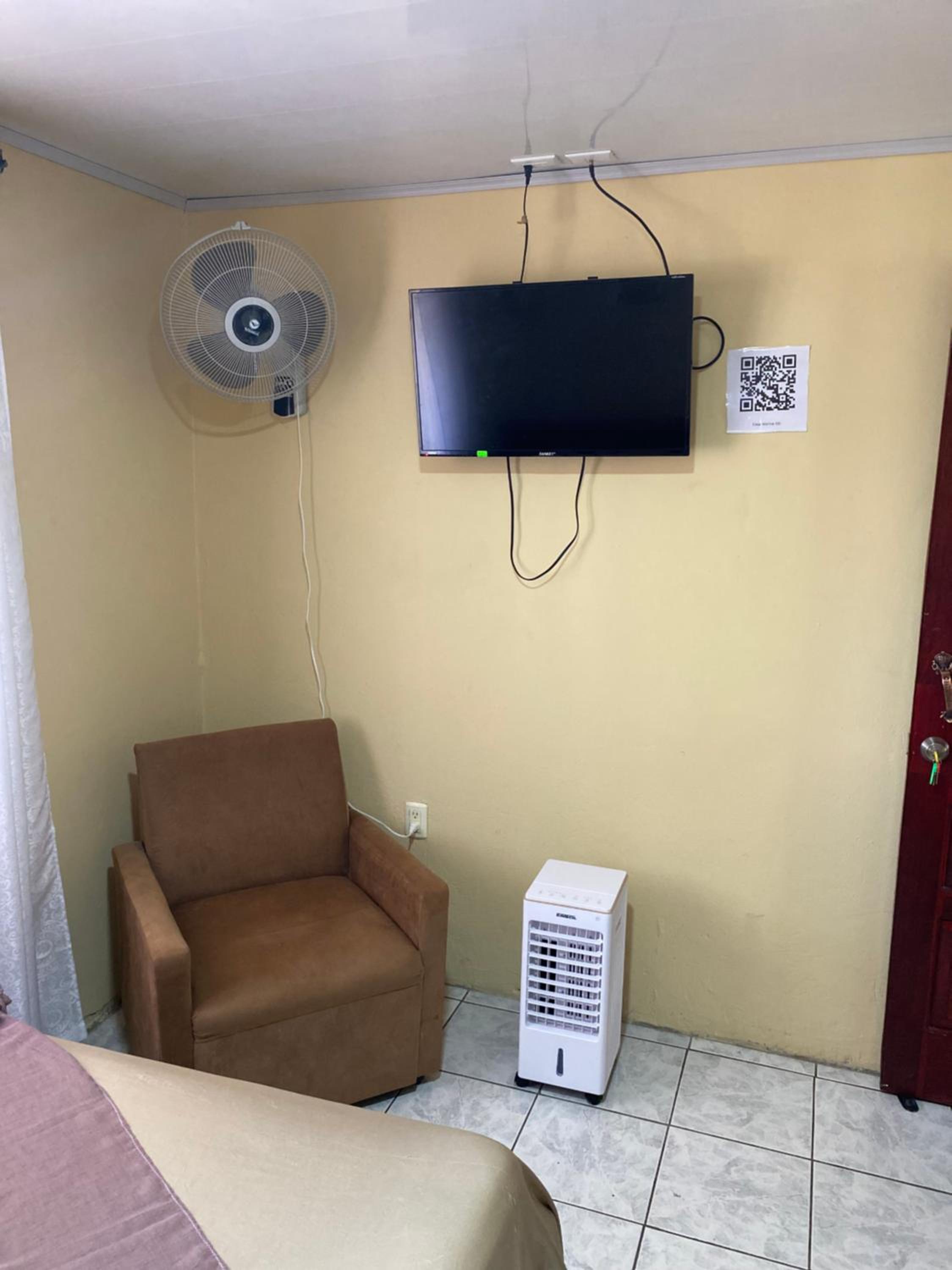 Double Room with Private Bathroom photo 3