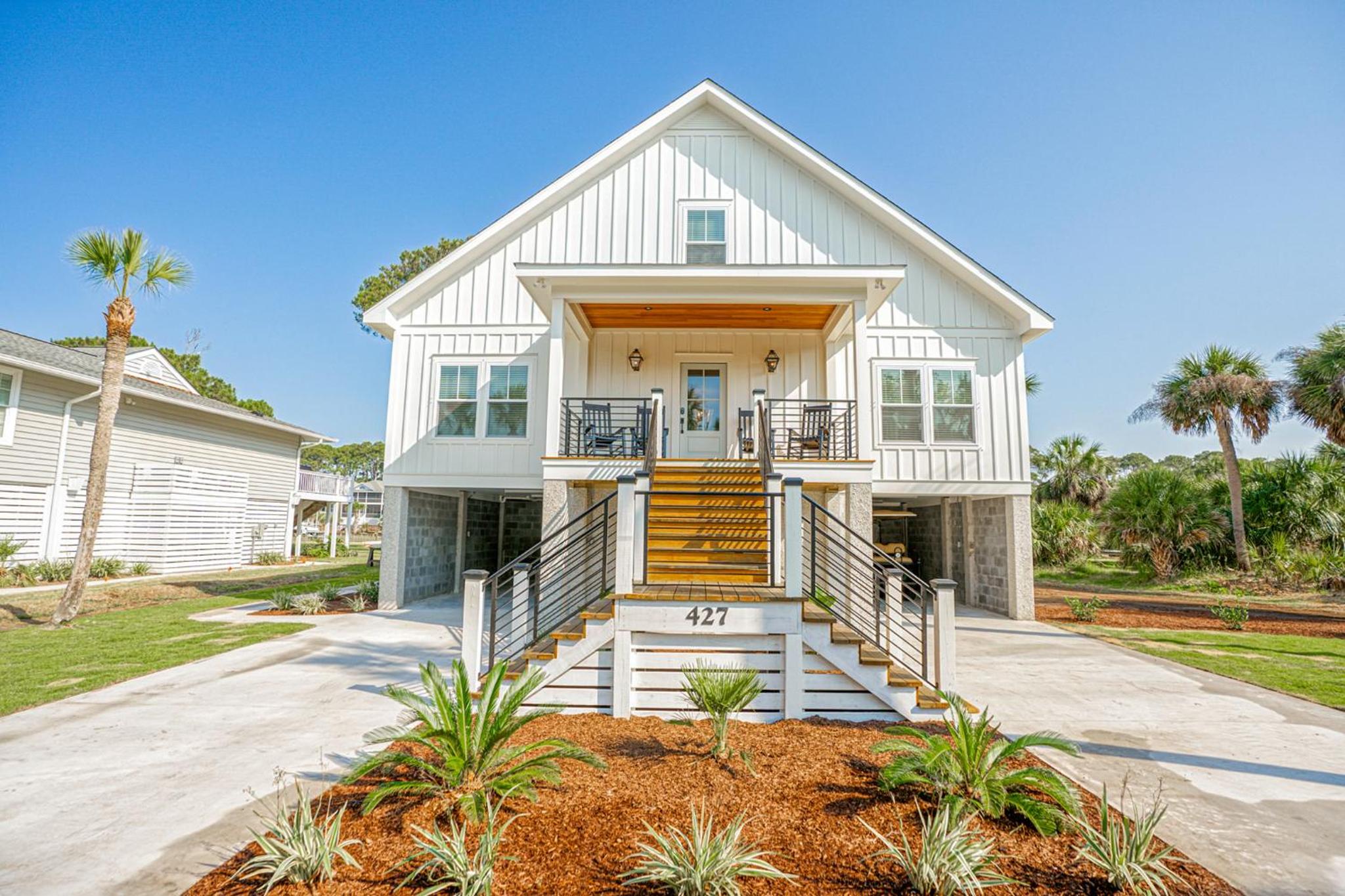 Six-Bedroom House photo 1