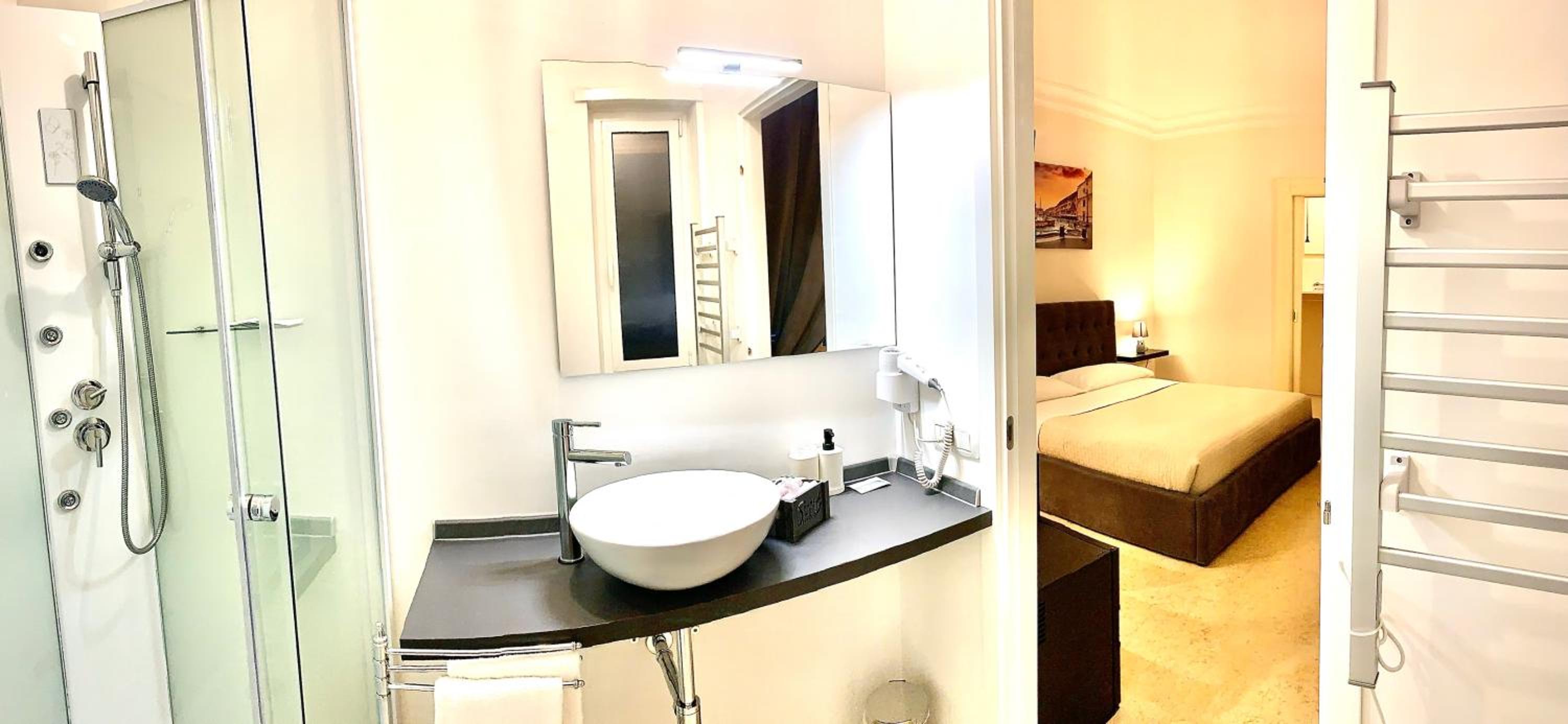 Double Room with Private Bathroom photo 3