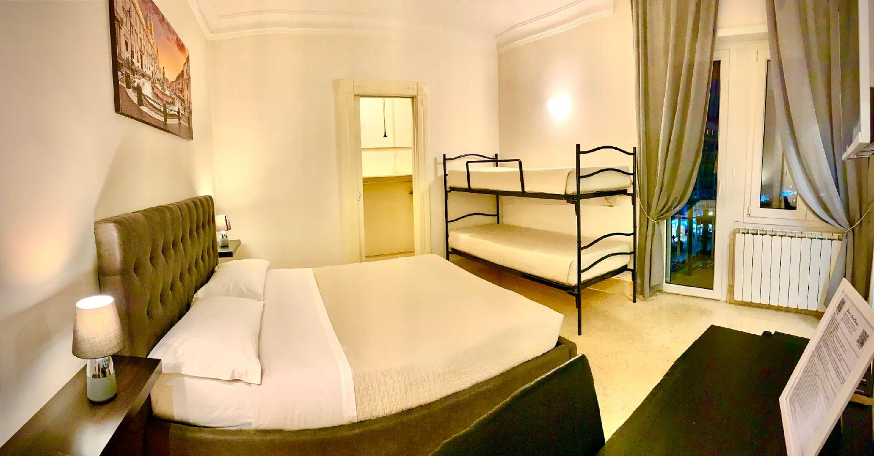 Double Room with Private Bathroom photo 1