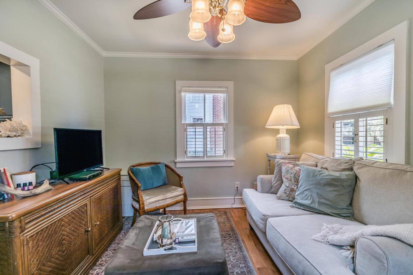 One-Bedroom House photo 1
