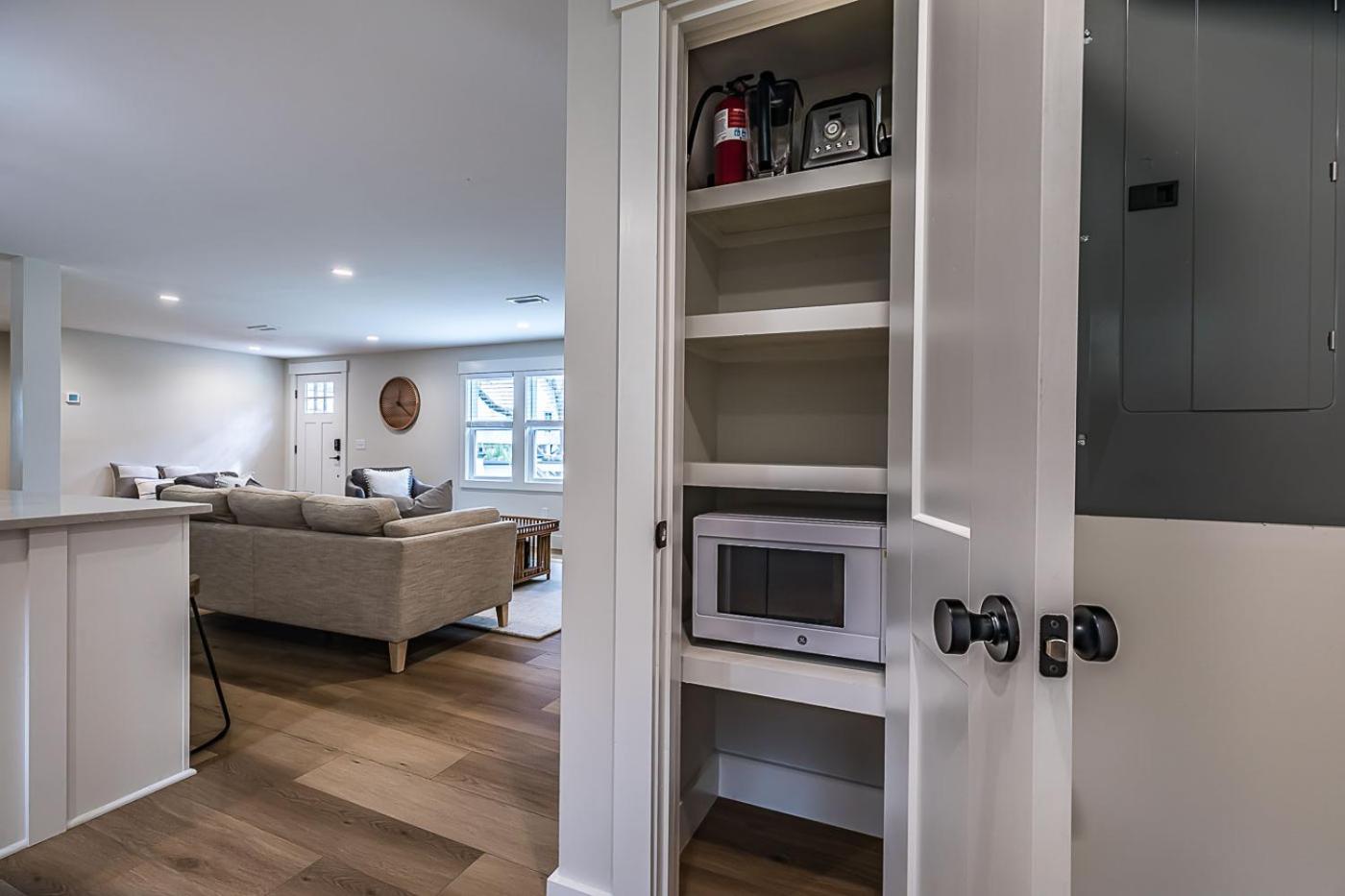 Three-Bedroom House photo 2