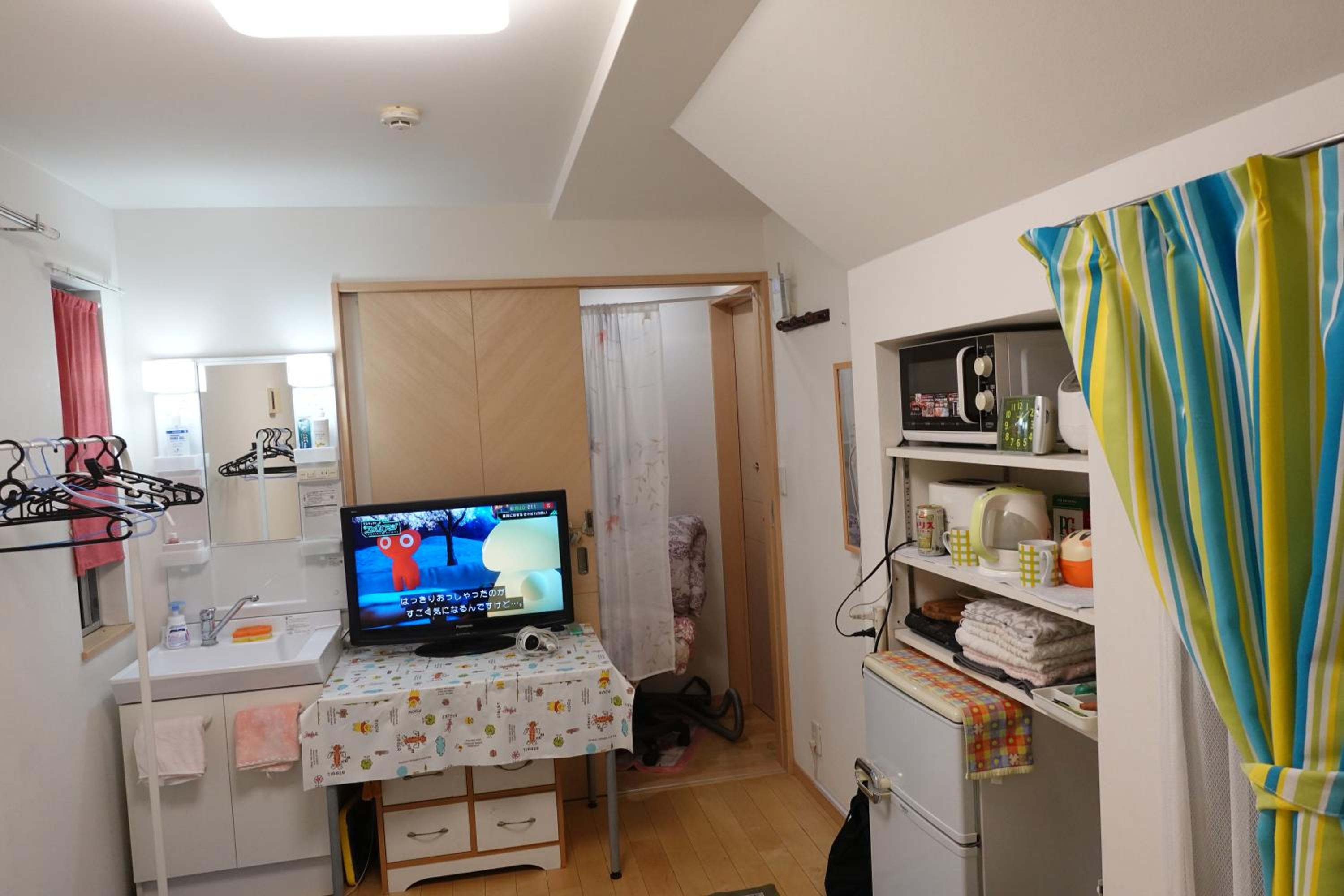 One-Bedroom Apartment photo 1