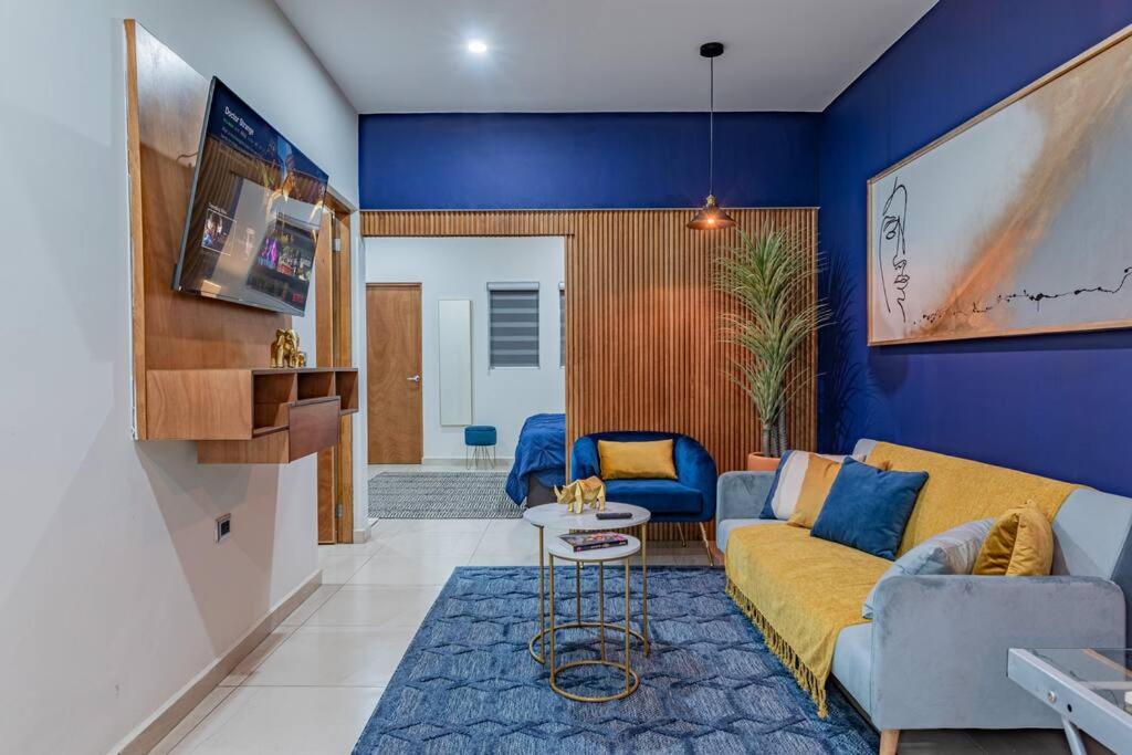 One-Bedroom Apartment photo 1