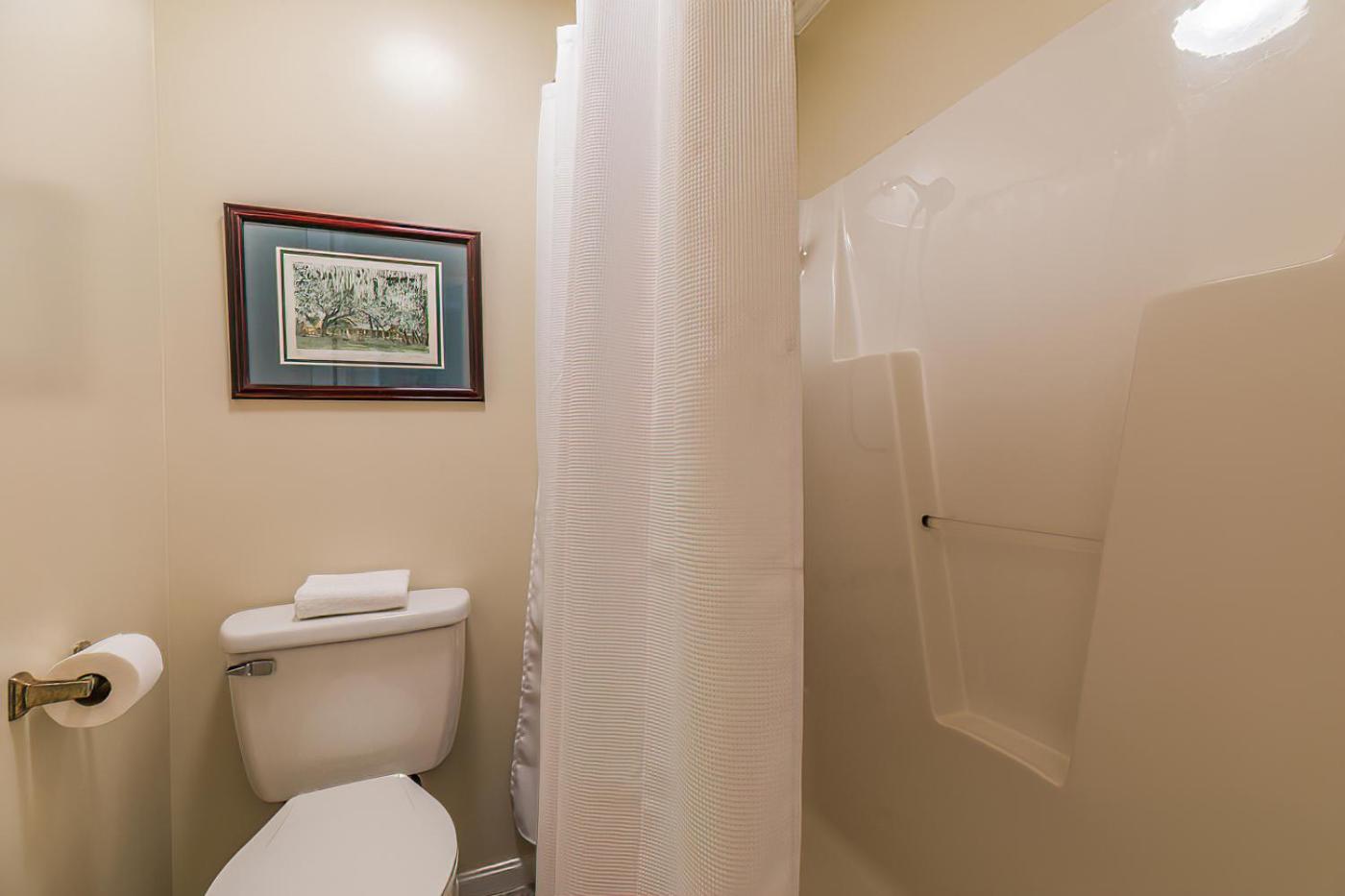 Four-Bedroom House photo 2