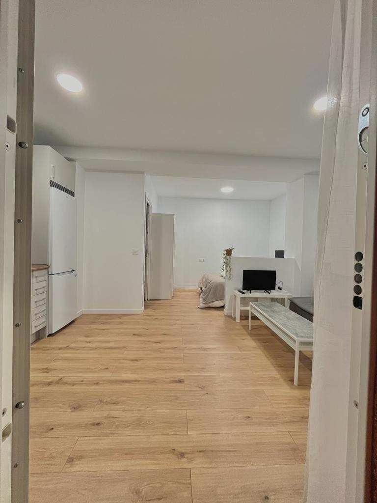 Studio Apartment photo 2