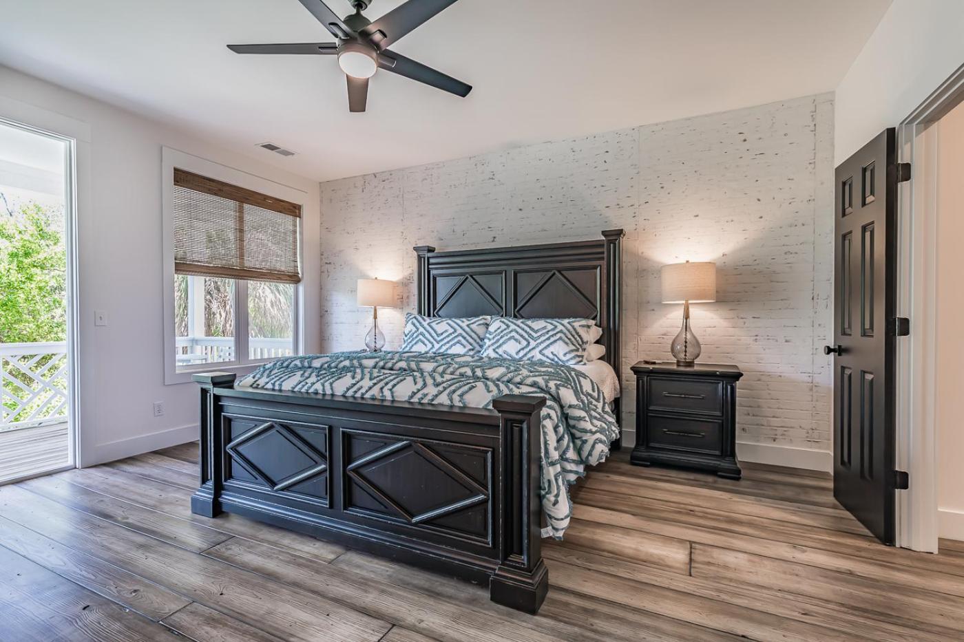Three-Bedroom House photo 2