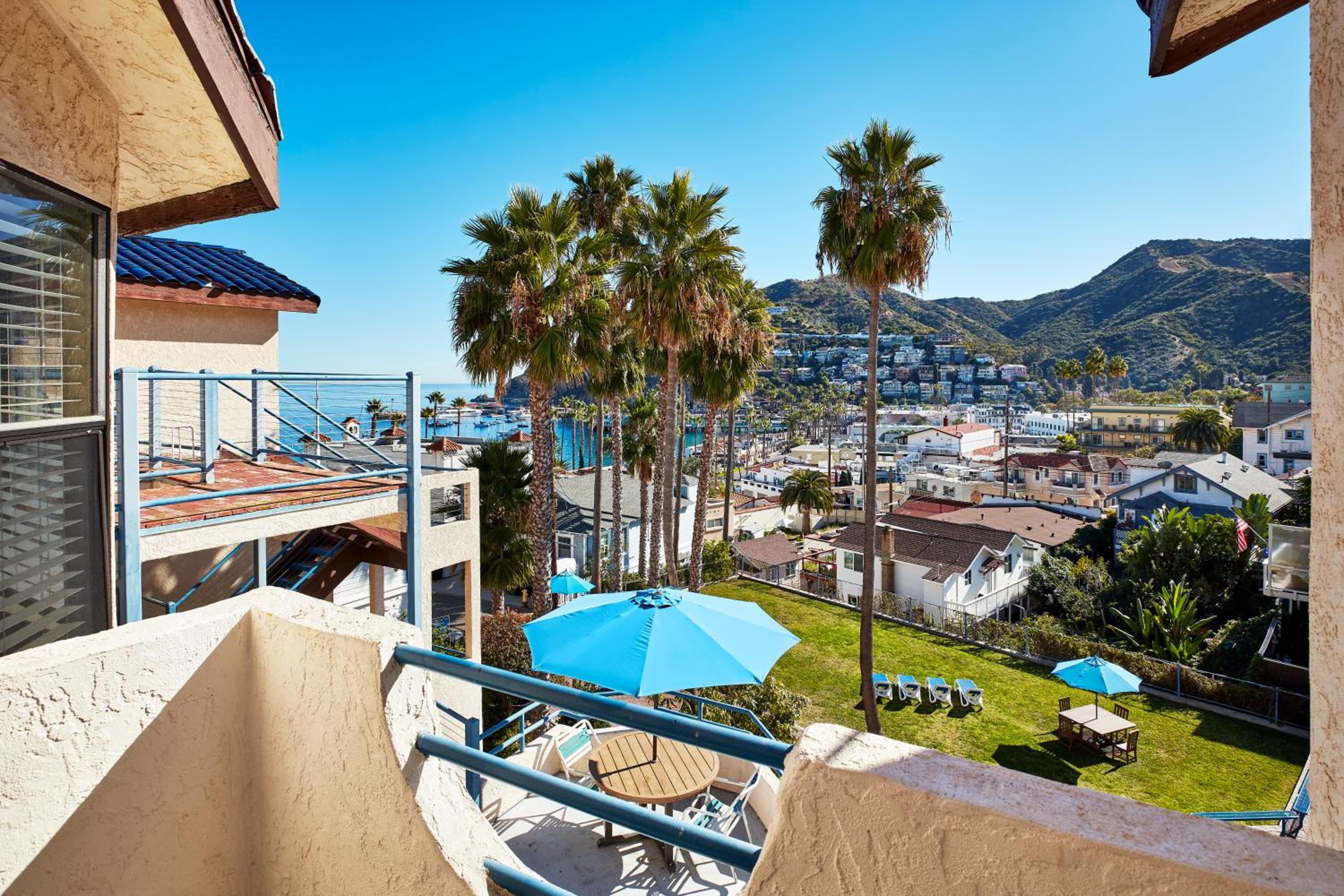 Deluxe Suite with Sea View photo 2