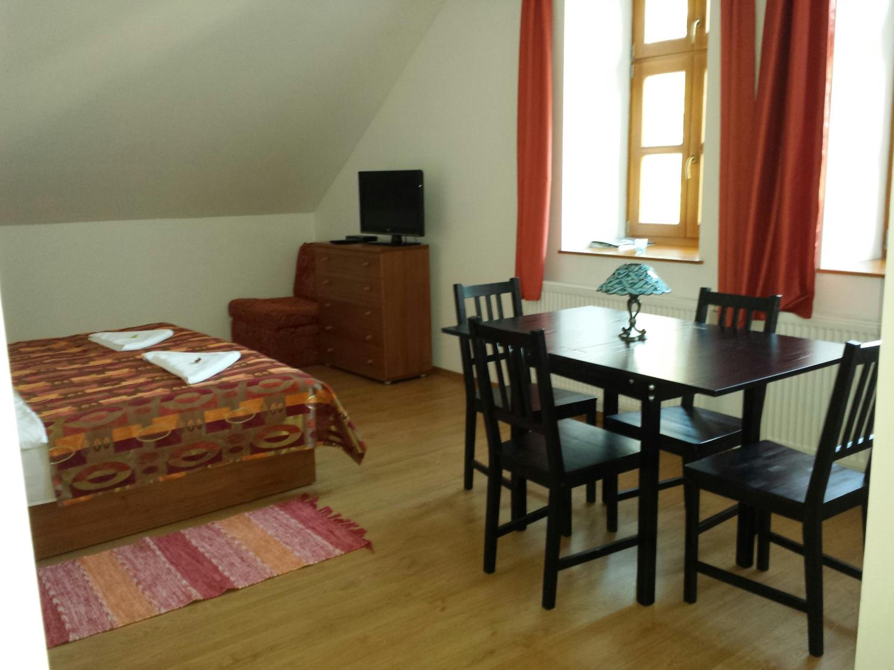 One-Bedroom Apartment - Photo 25