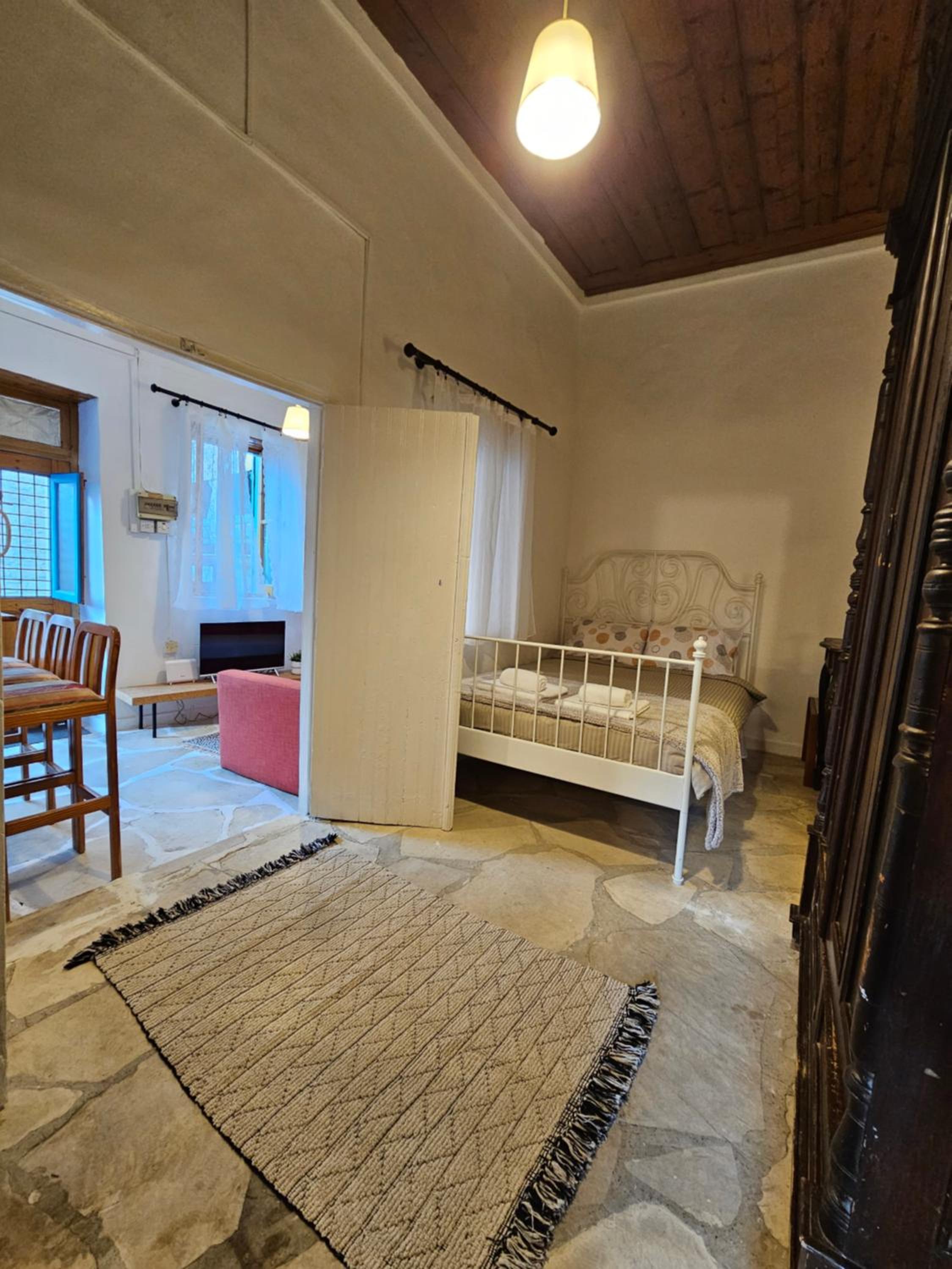 One-Bedroom House photo 1