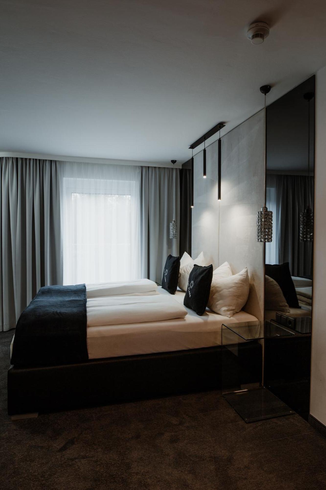 Small Double Room photo 1