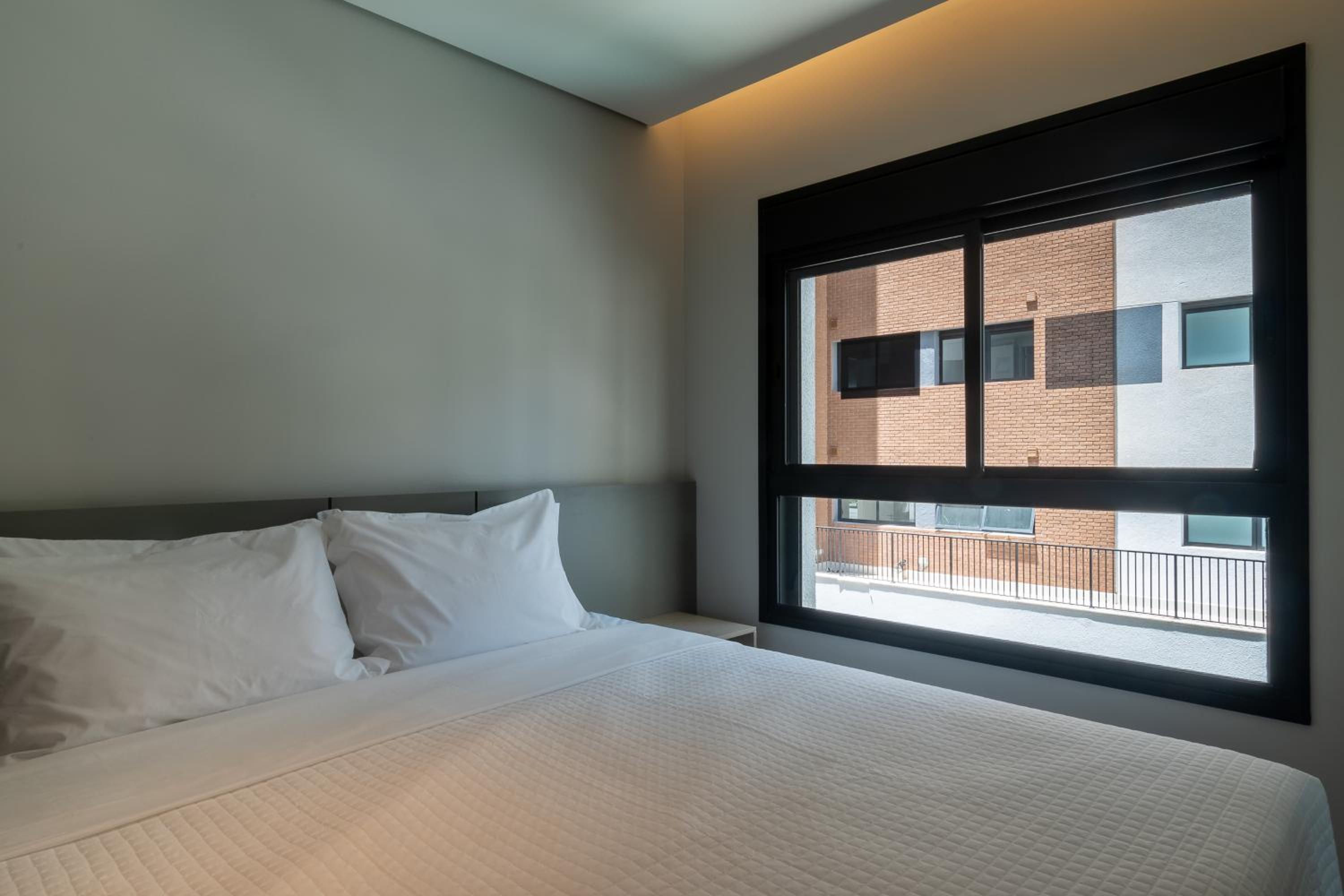 Executive Studio, 1 Queen Bed thumbnail 5