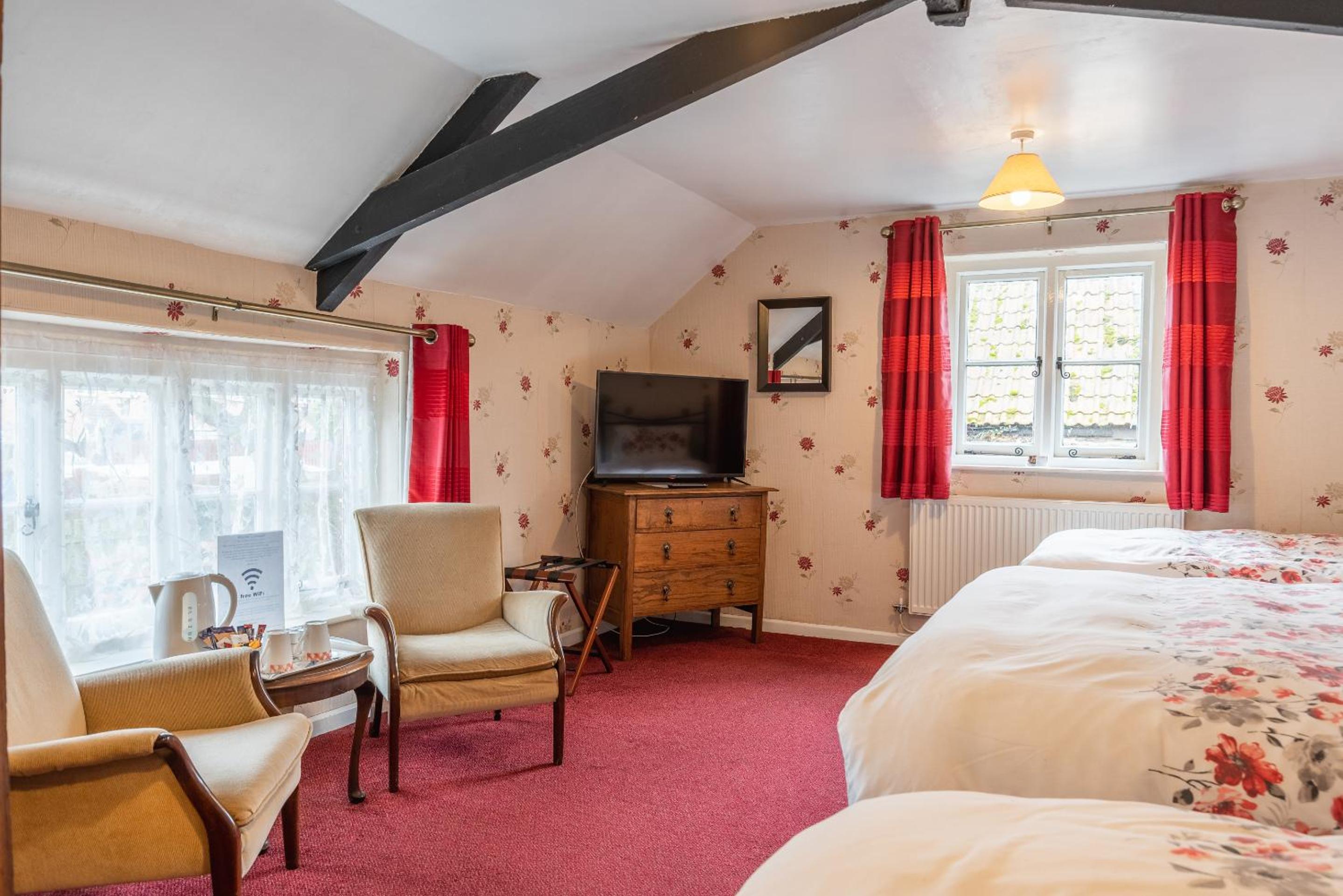 Superior Quadruple Room photo 2