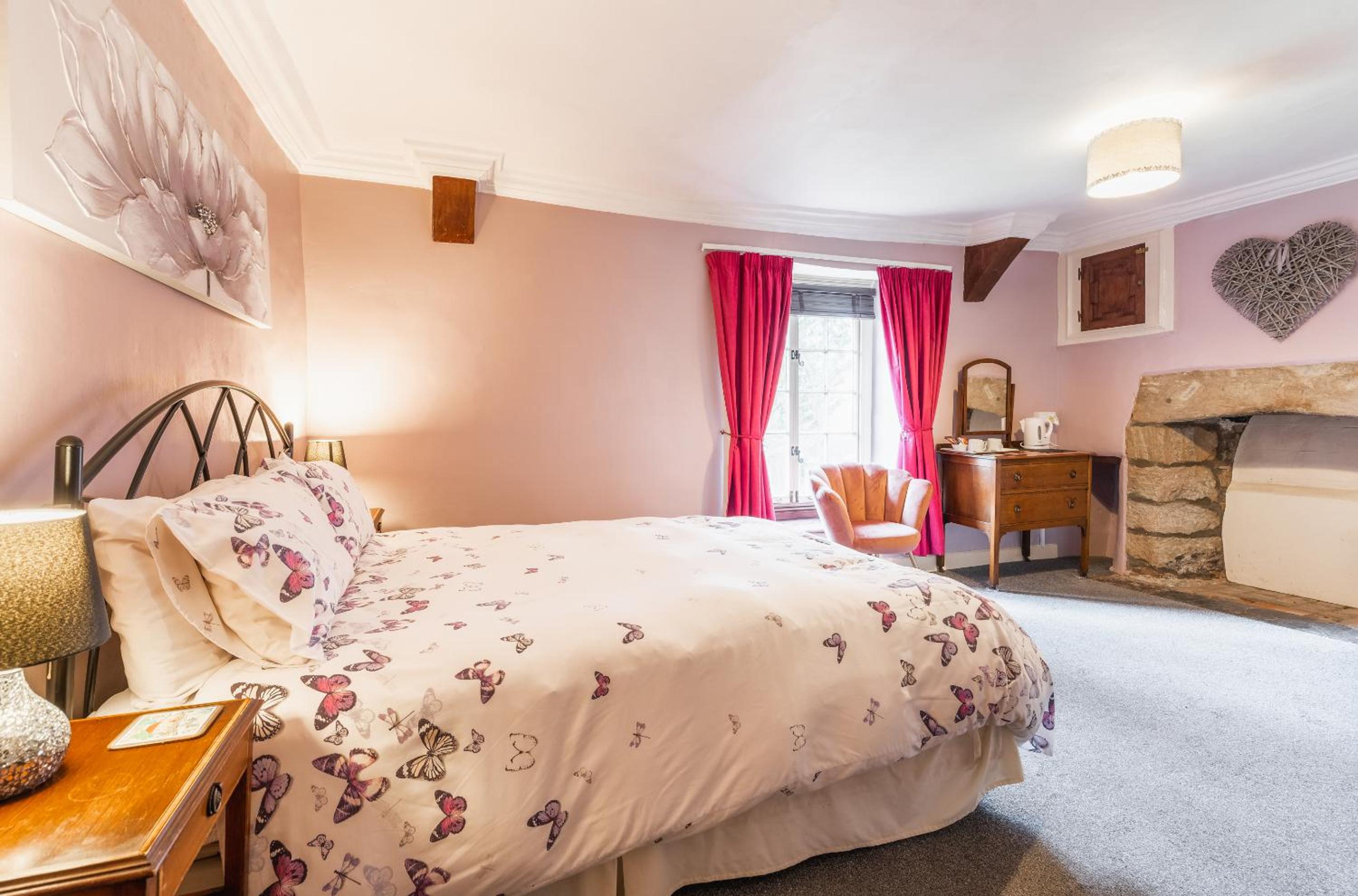 Double Room with Private Bathroom photo 2