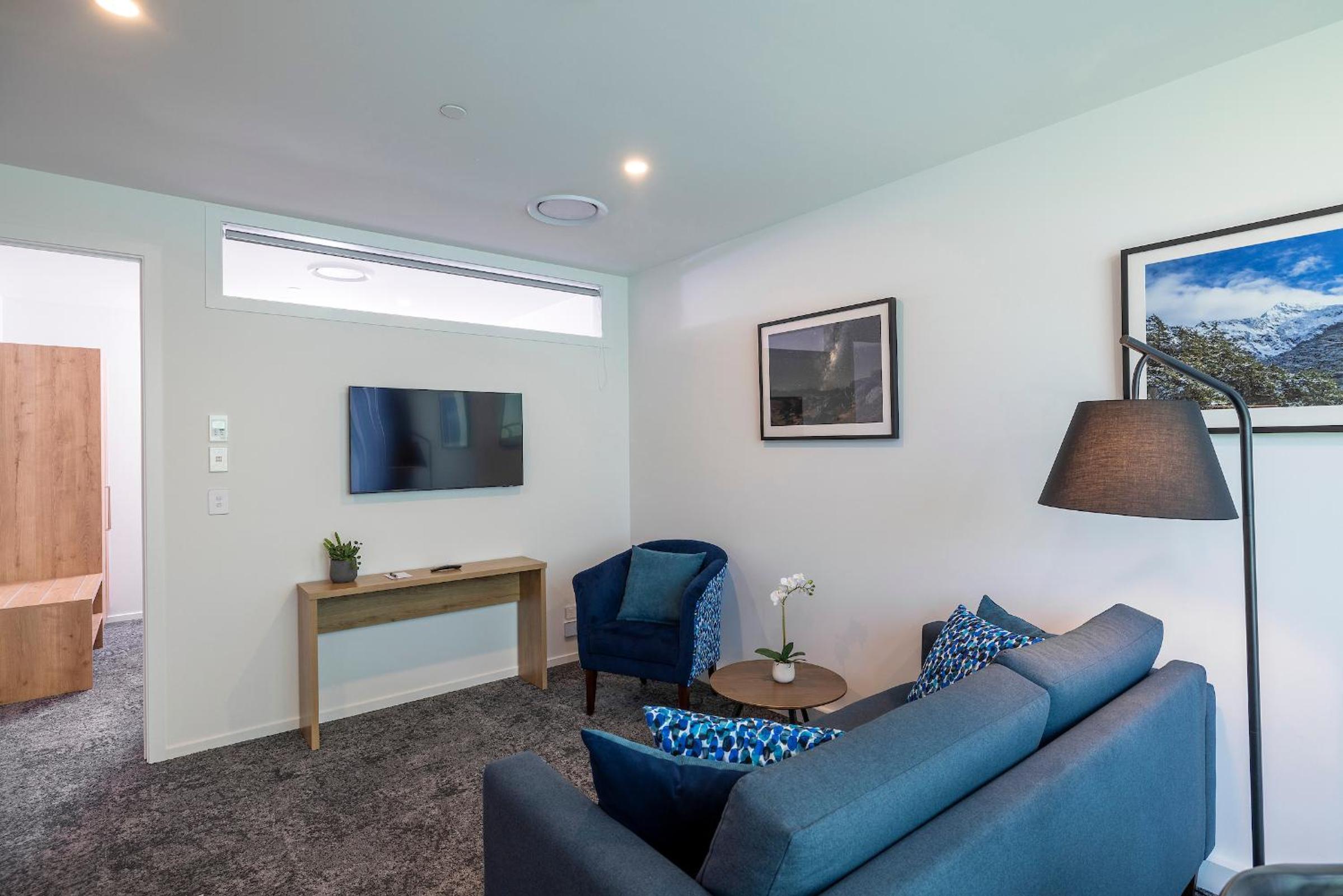 One-Bedroom Apartment - Photo 1