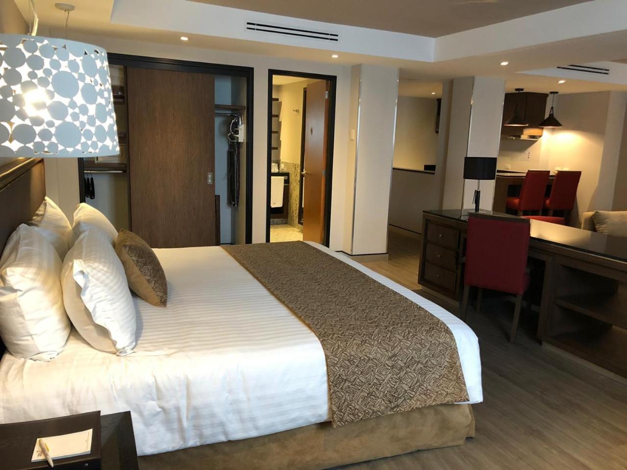 Executive Suite photo 2