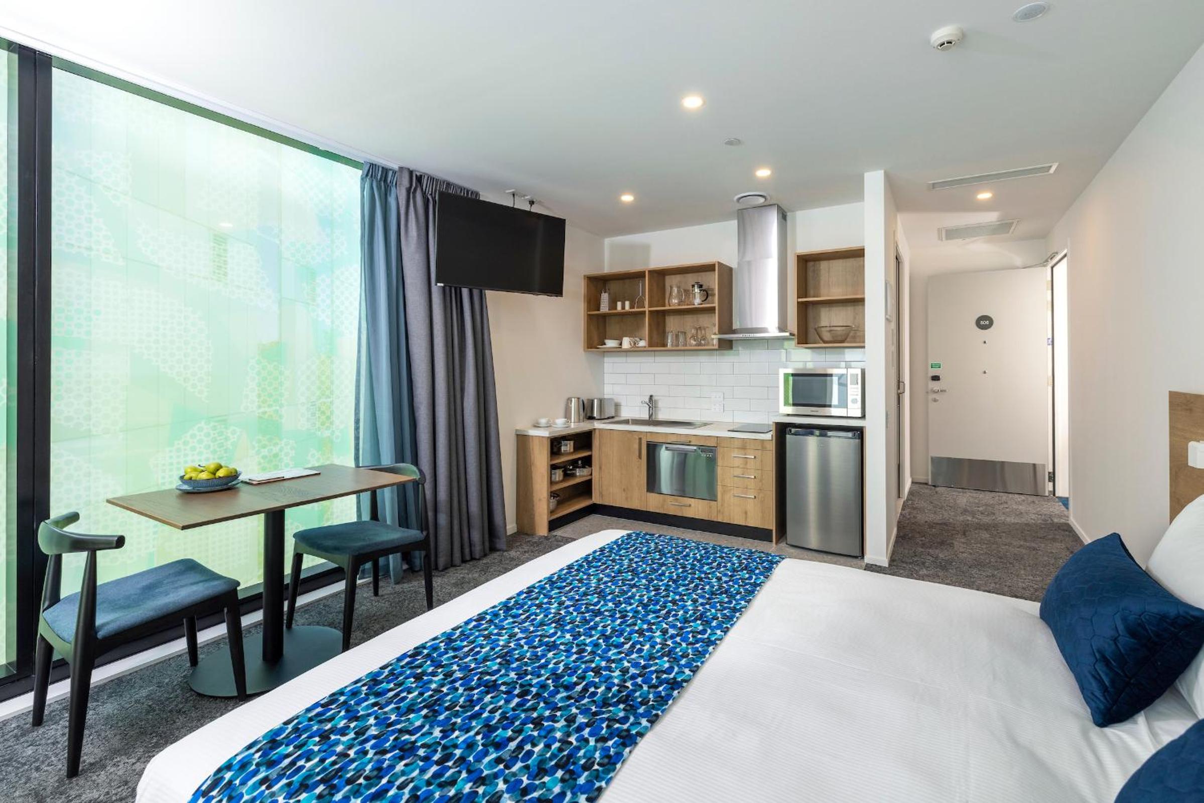 Studio Apartment - Photo 4