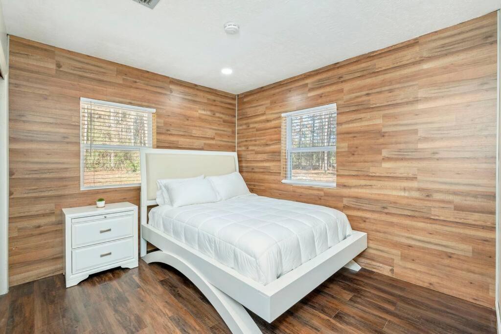 Three-Bedroom House photo 1
