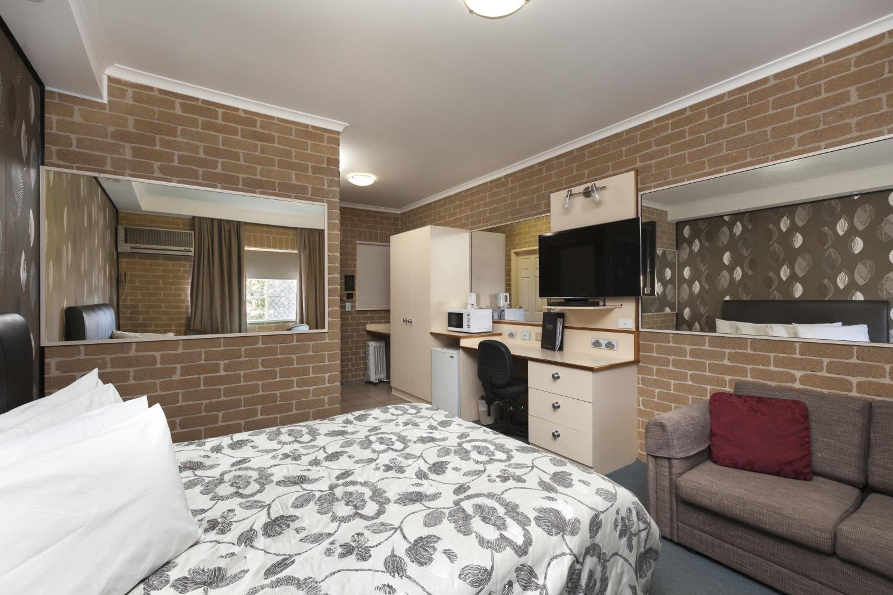 Deluxe Queen Room photo 3