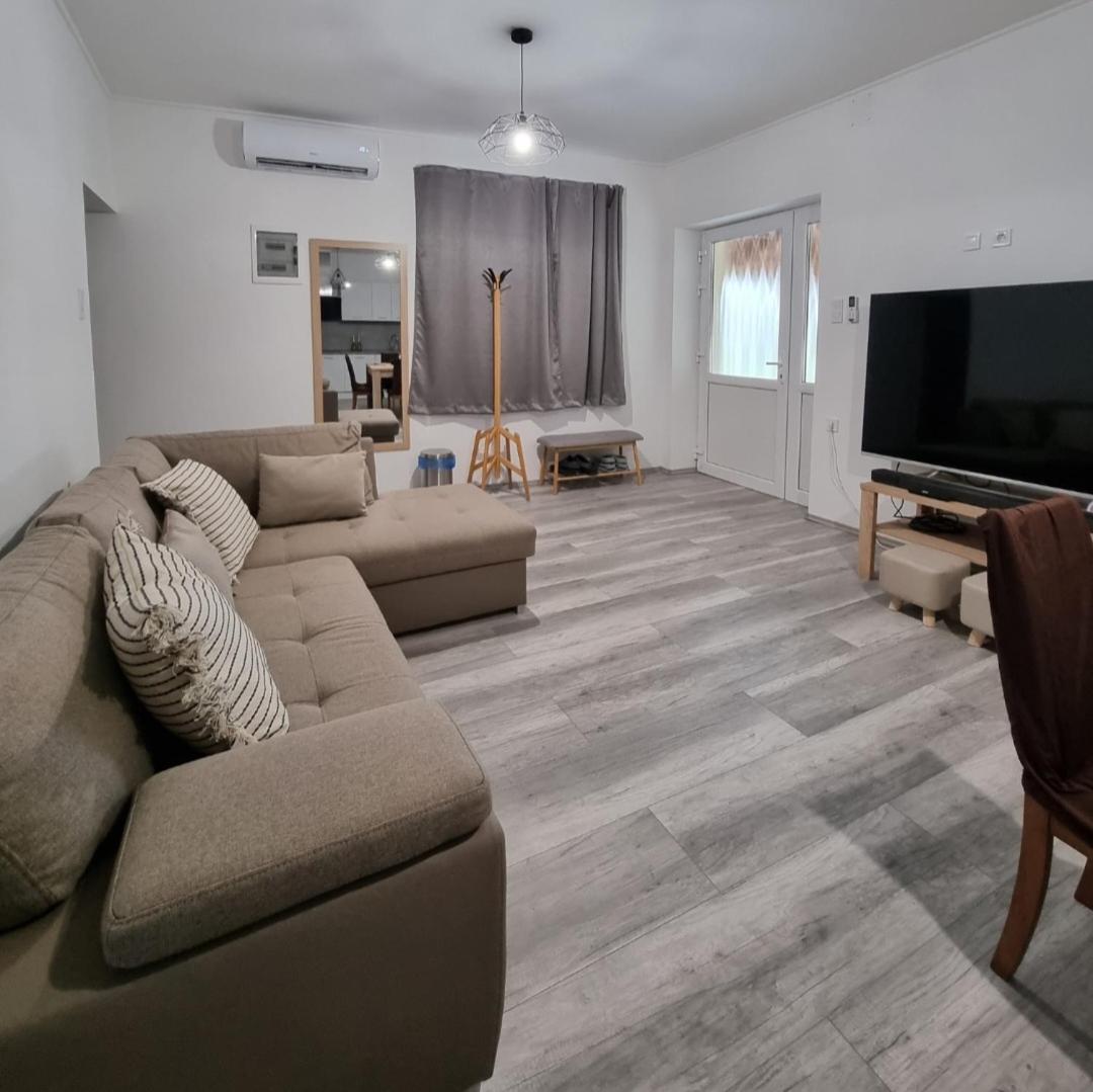 Apartment photo 1