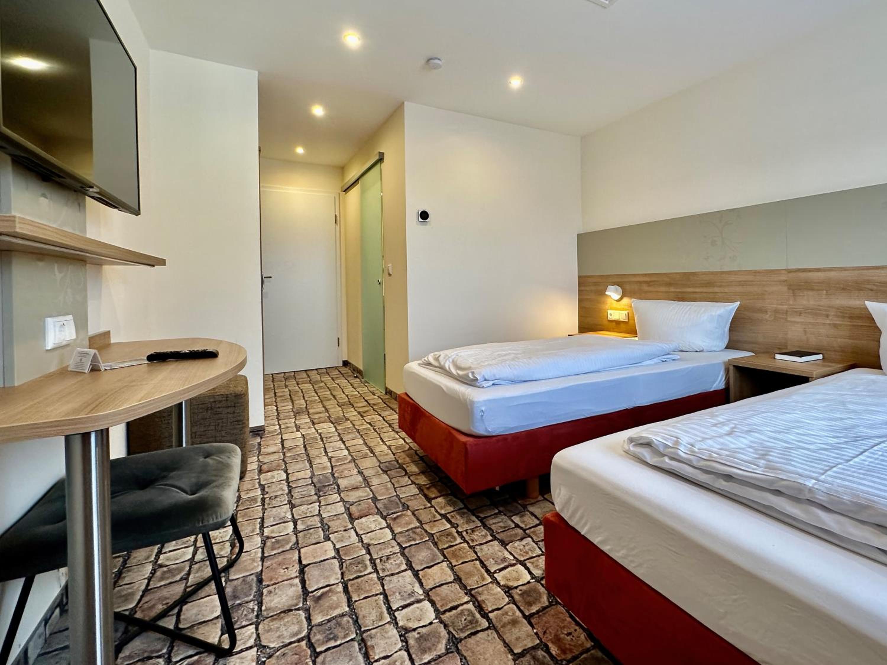 Double Room PLUS with Air Conditioning photo 3