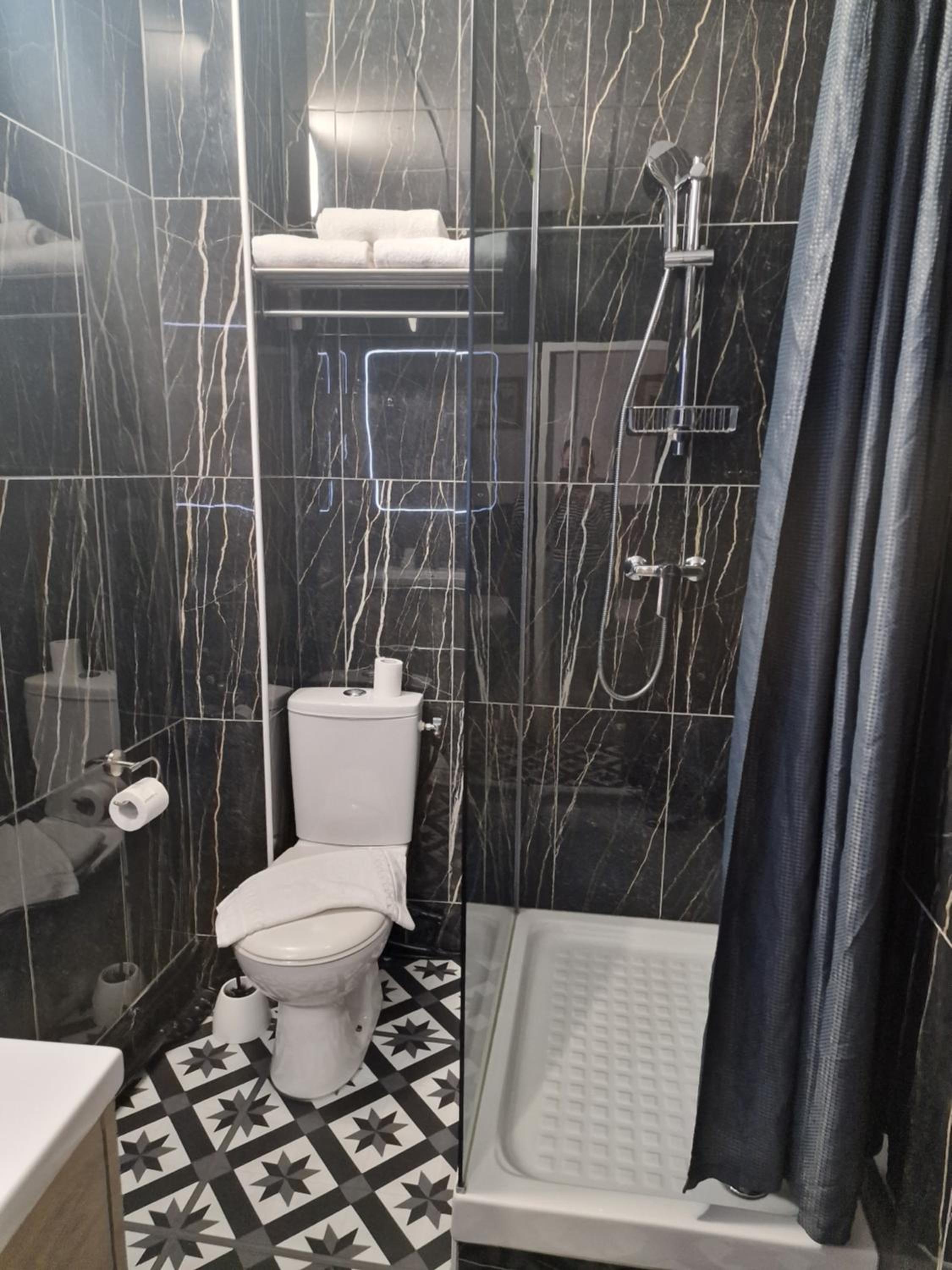 Classic Triple Room - Photo 2