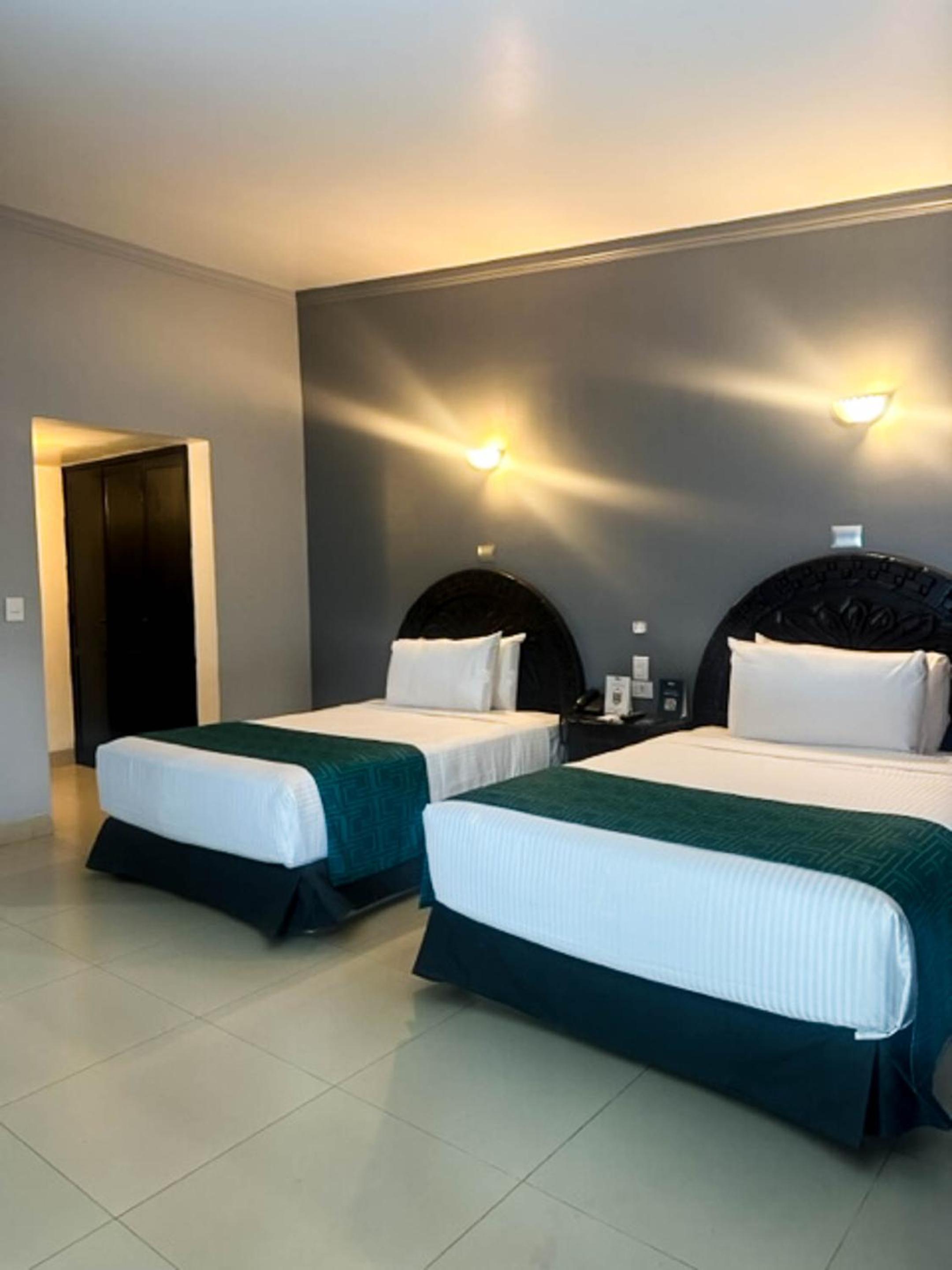 Double Room with Two Double Beds photo 1