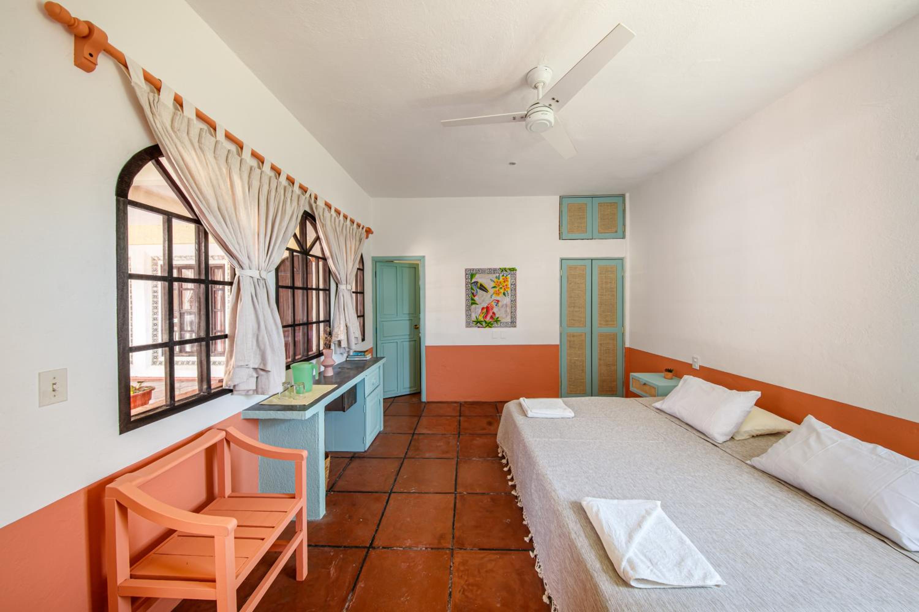 Standard King Room - Photo 1