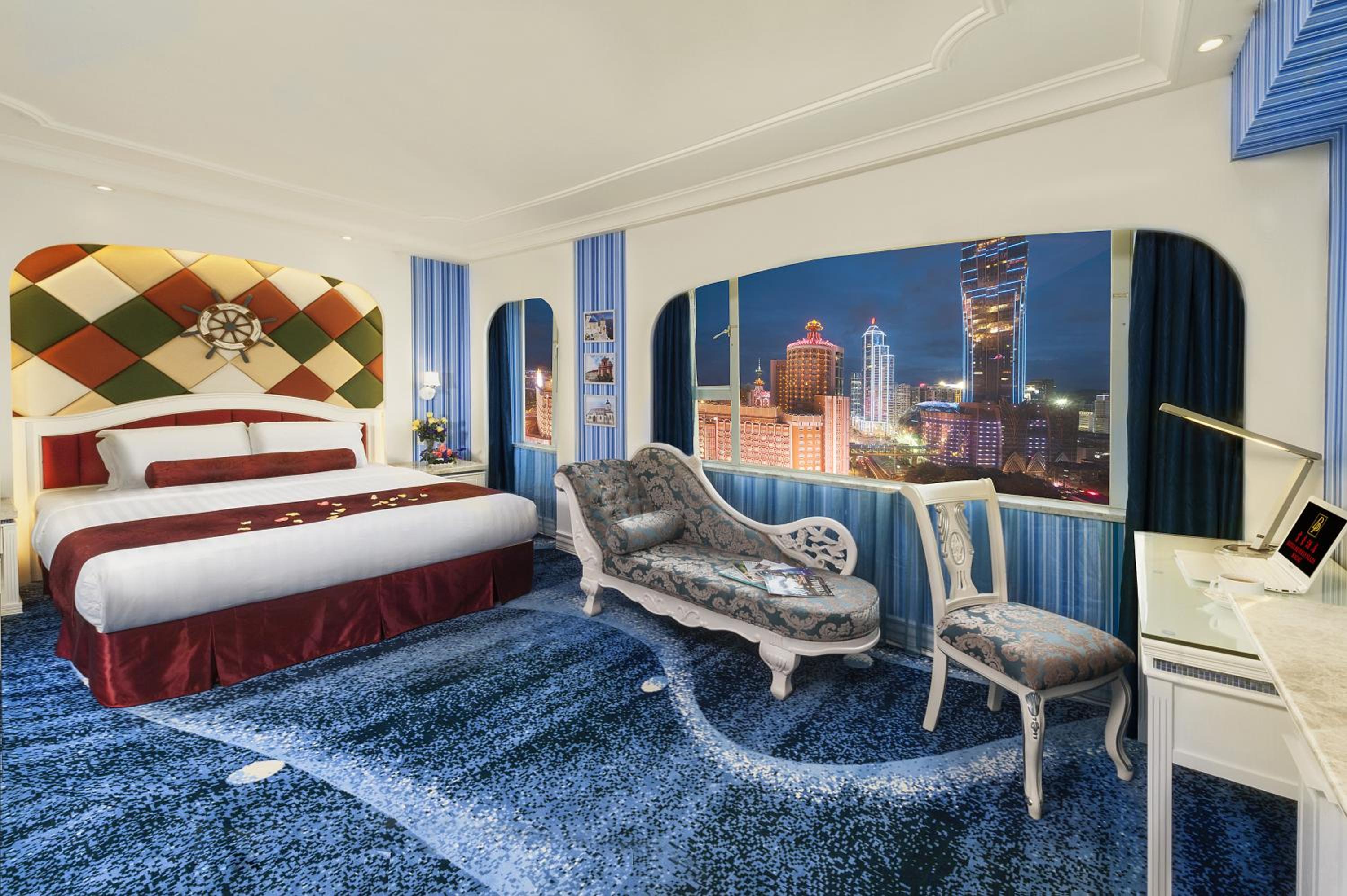 Classic Deluxe King or Twin Room - Photo 5