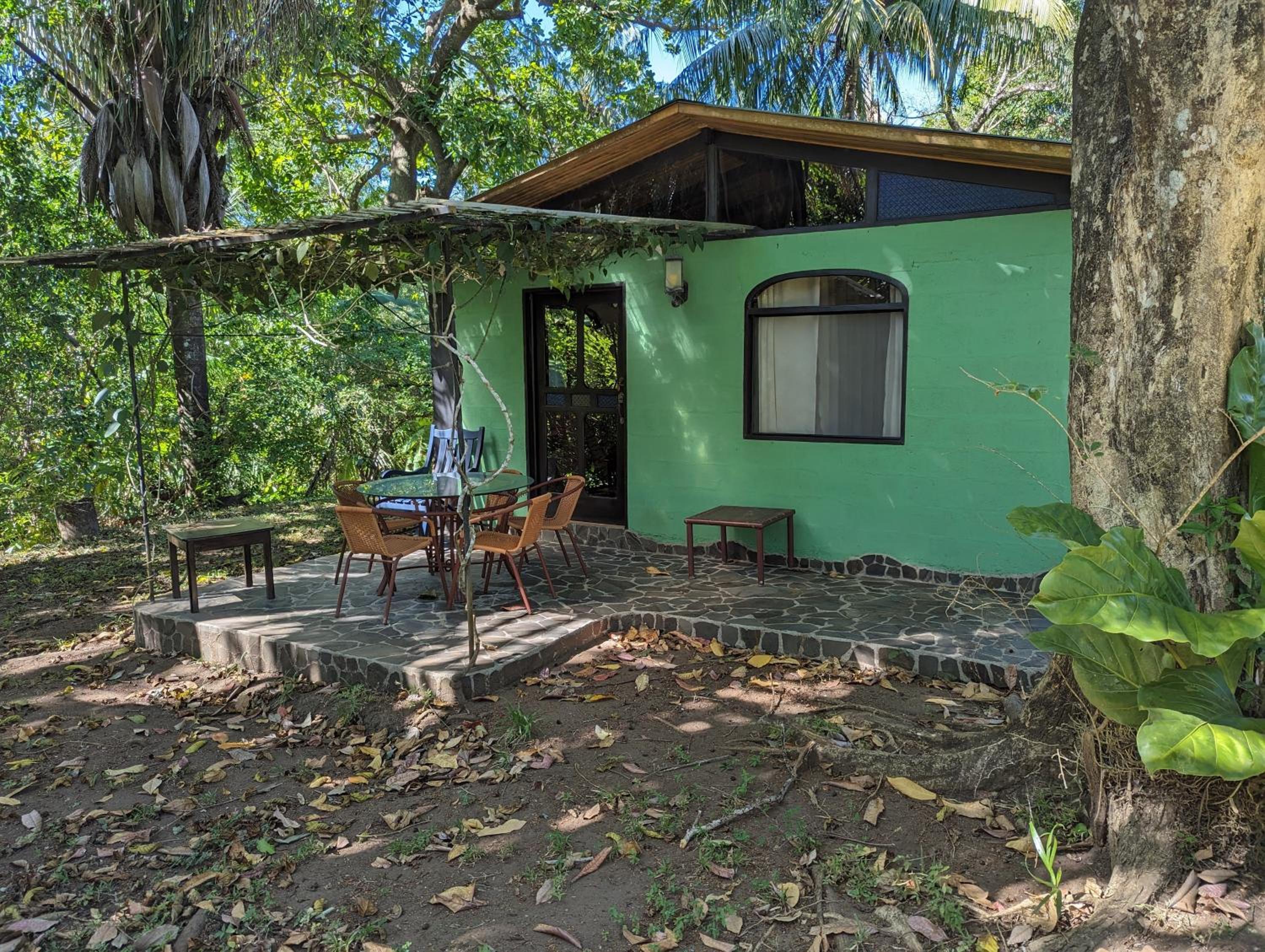 Deluxe Bungalow photo 3