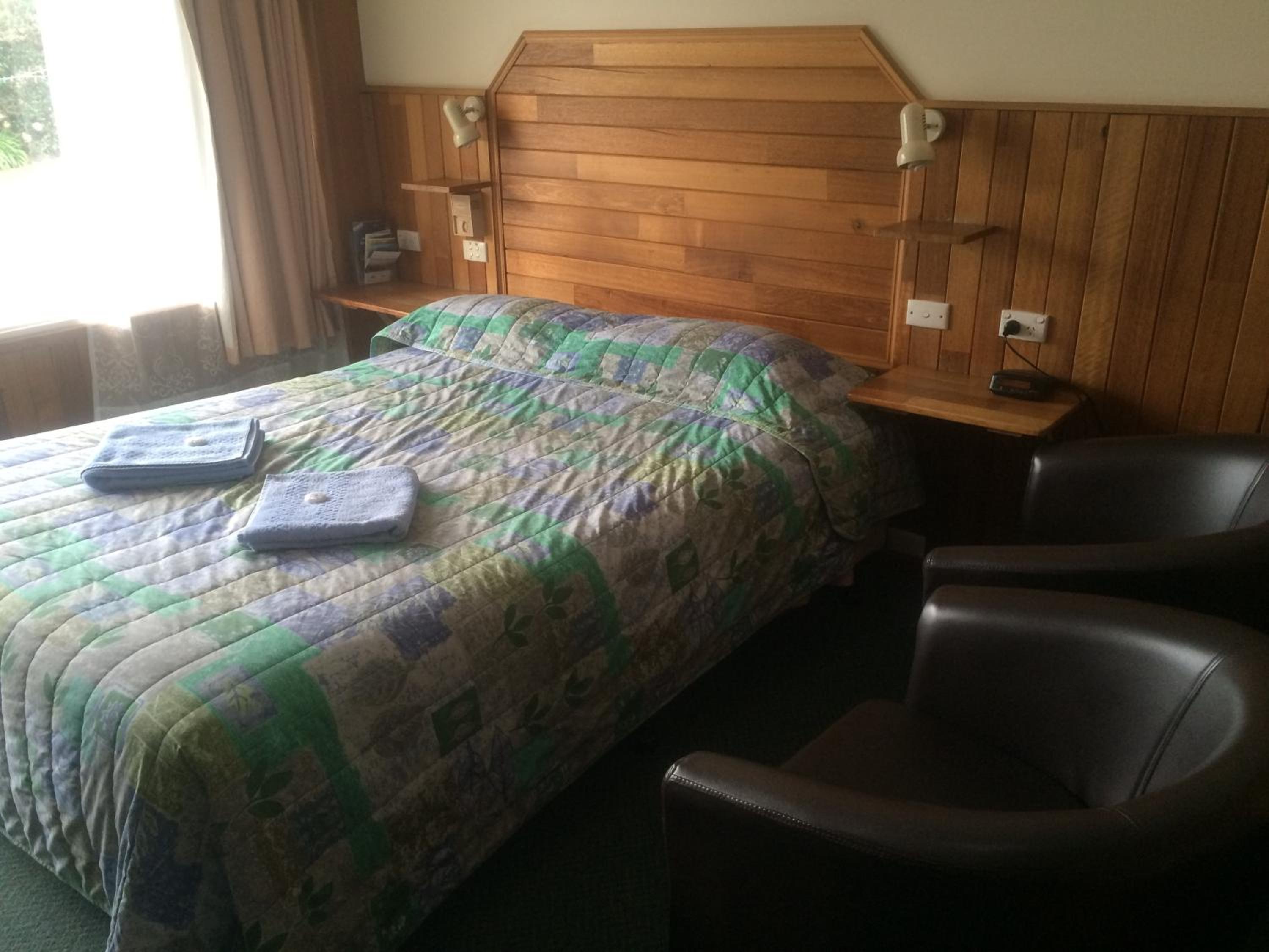 Queen Room with Spa Bath photo 2
