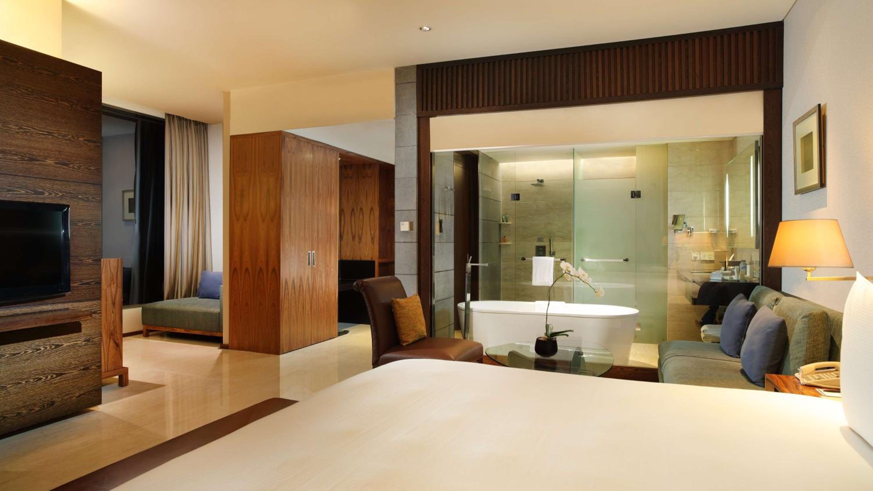 Executive King Room - Lounge Access - Photo 3