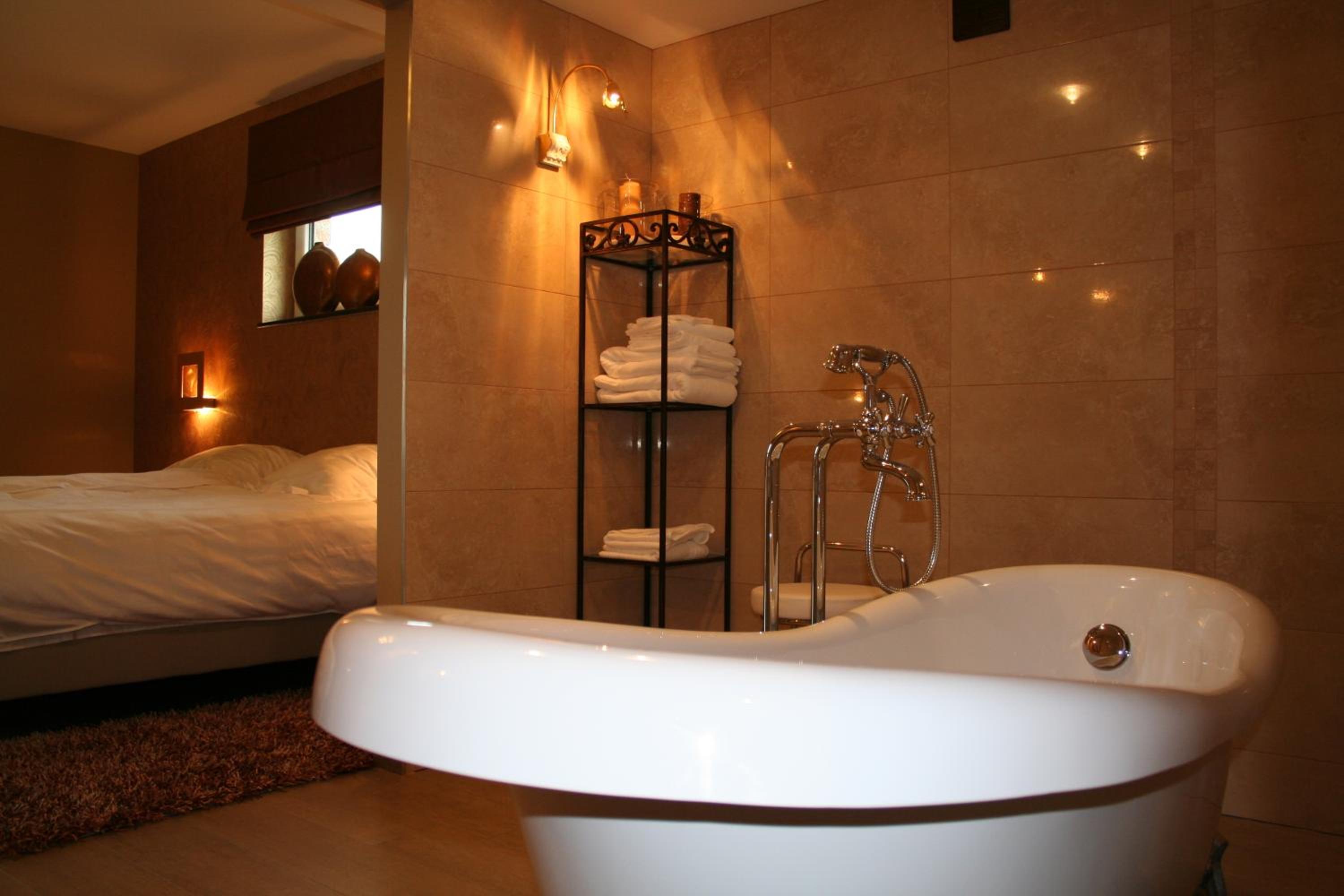 Suite - Photo 5