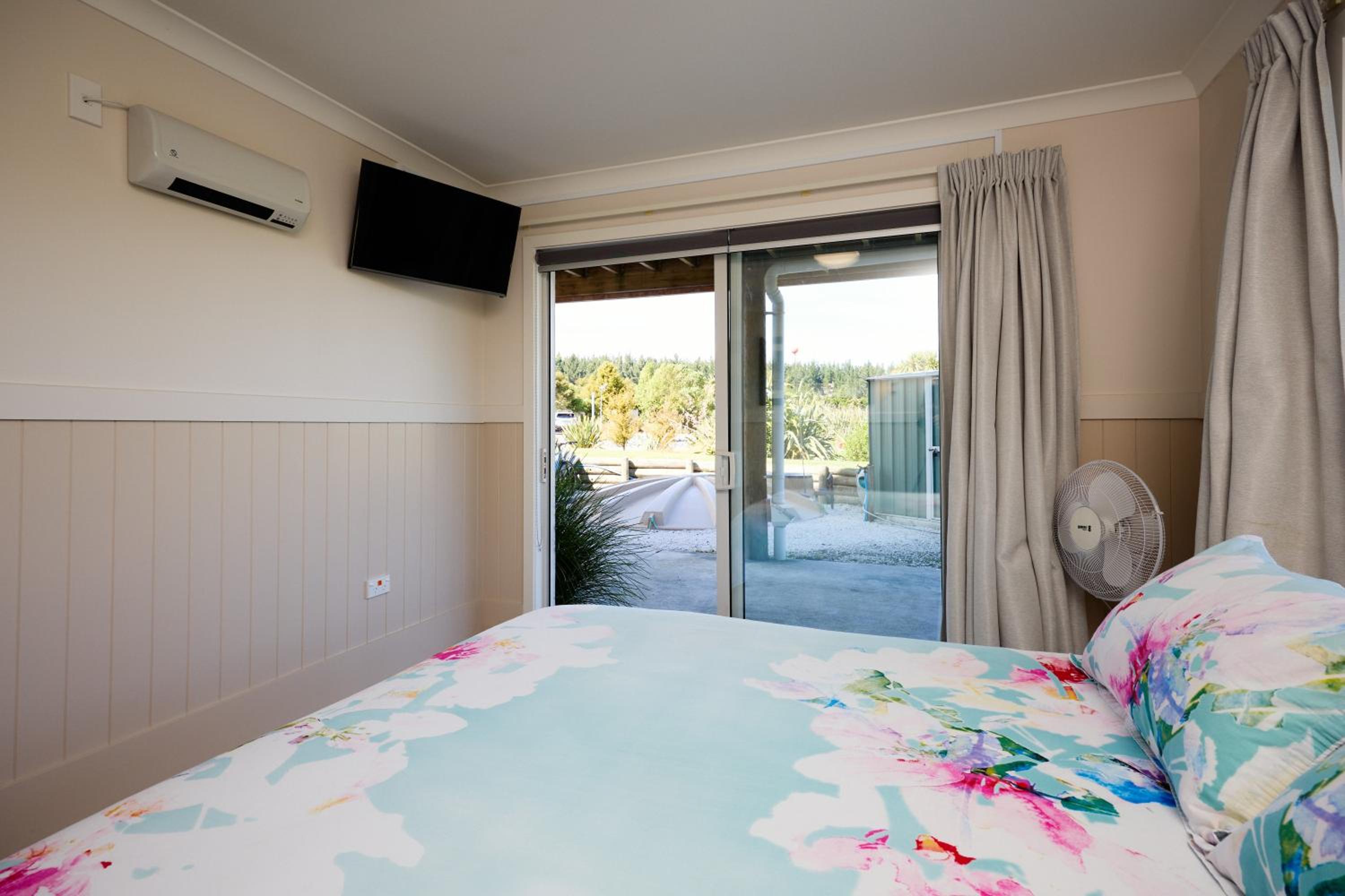 Double Room with Shared Bathroom photo 3