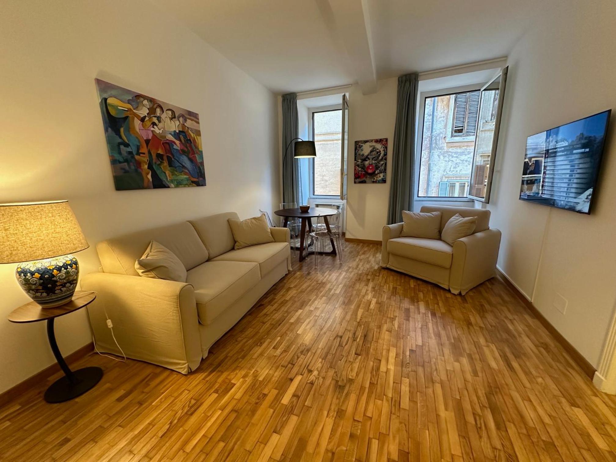 One-Bedroom Apartment photo 1