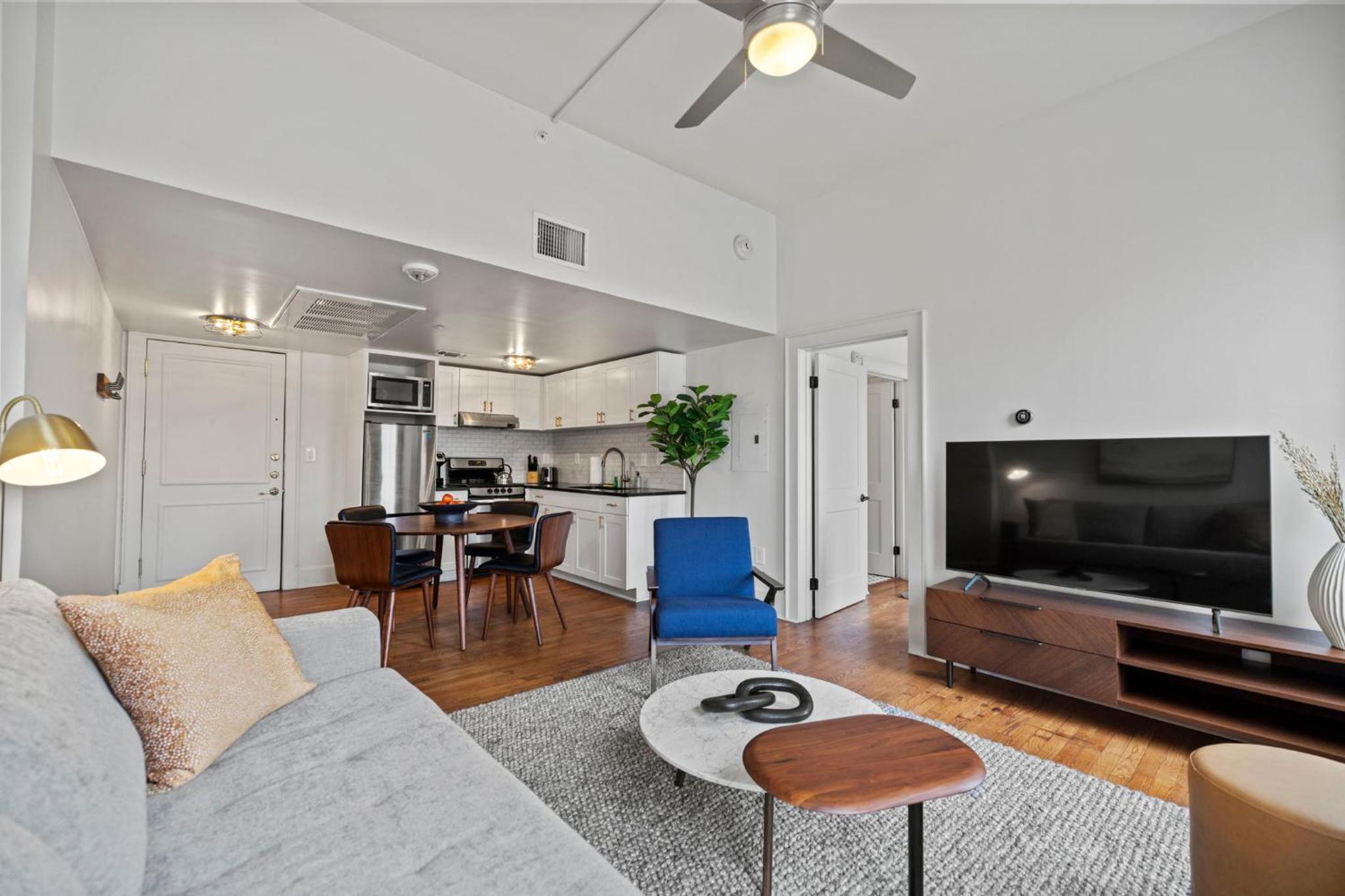 Superior Apartment thumbnail 5