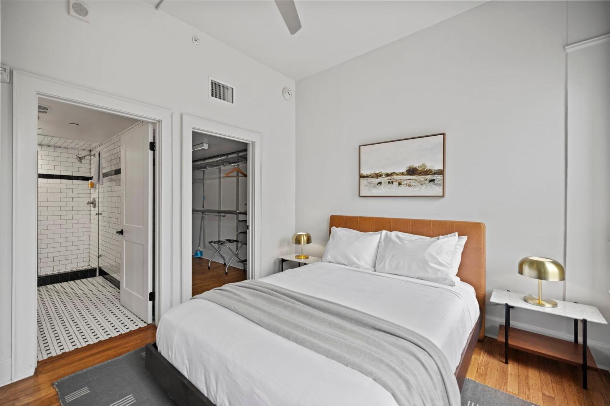 Superior Apartment thumbnail 5