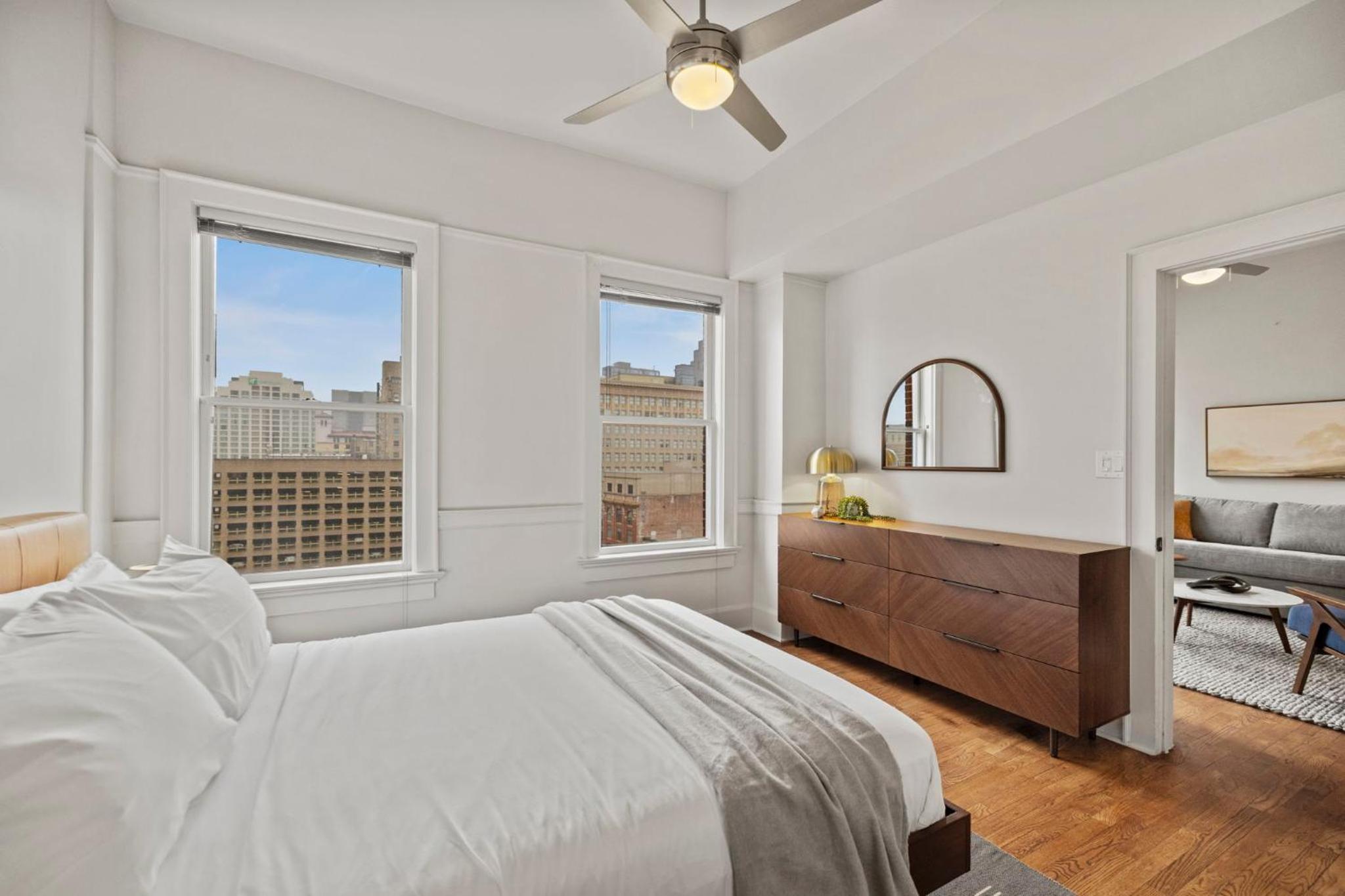 Superior Apartment thumbnail 6