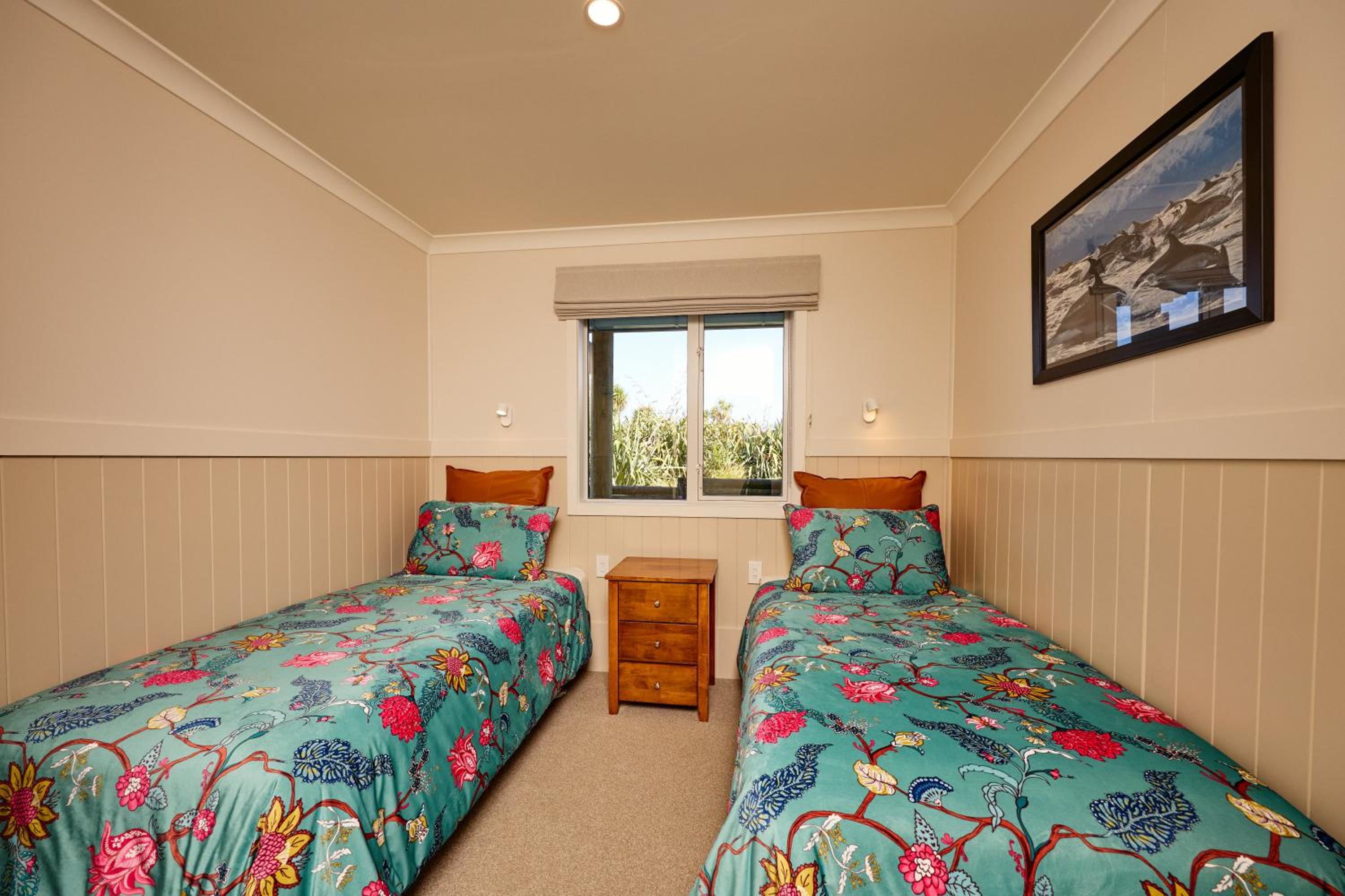 Twin Room with Shared Bathroom photo 1
