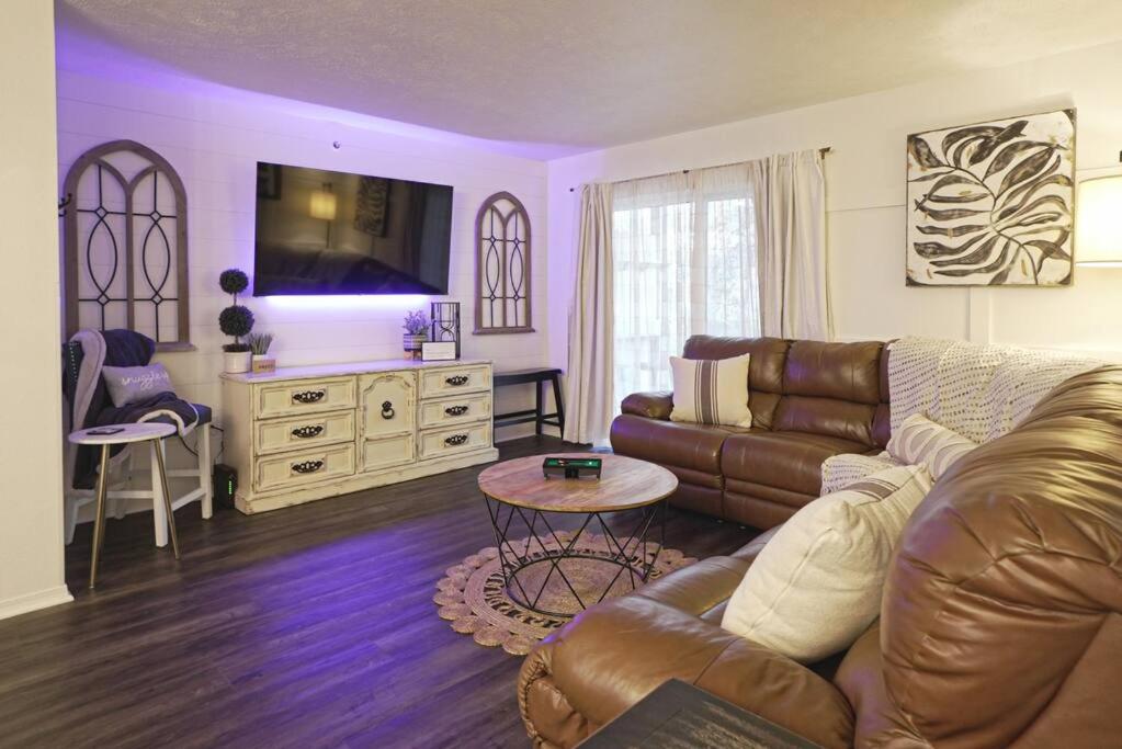 Three-Bedroom Apartment photo 1