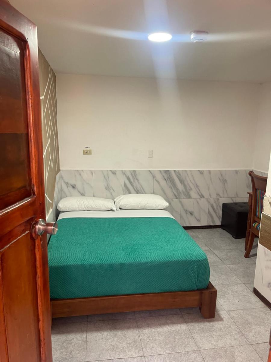 Single Room with Private Bathroom photo 1