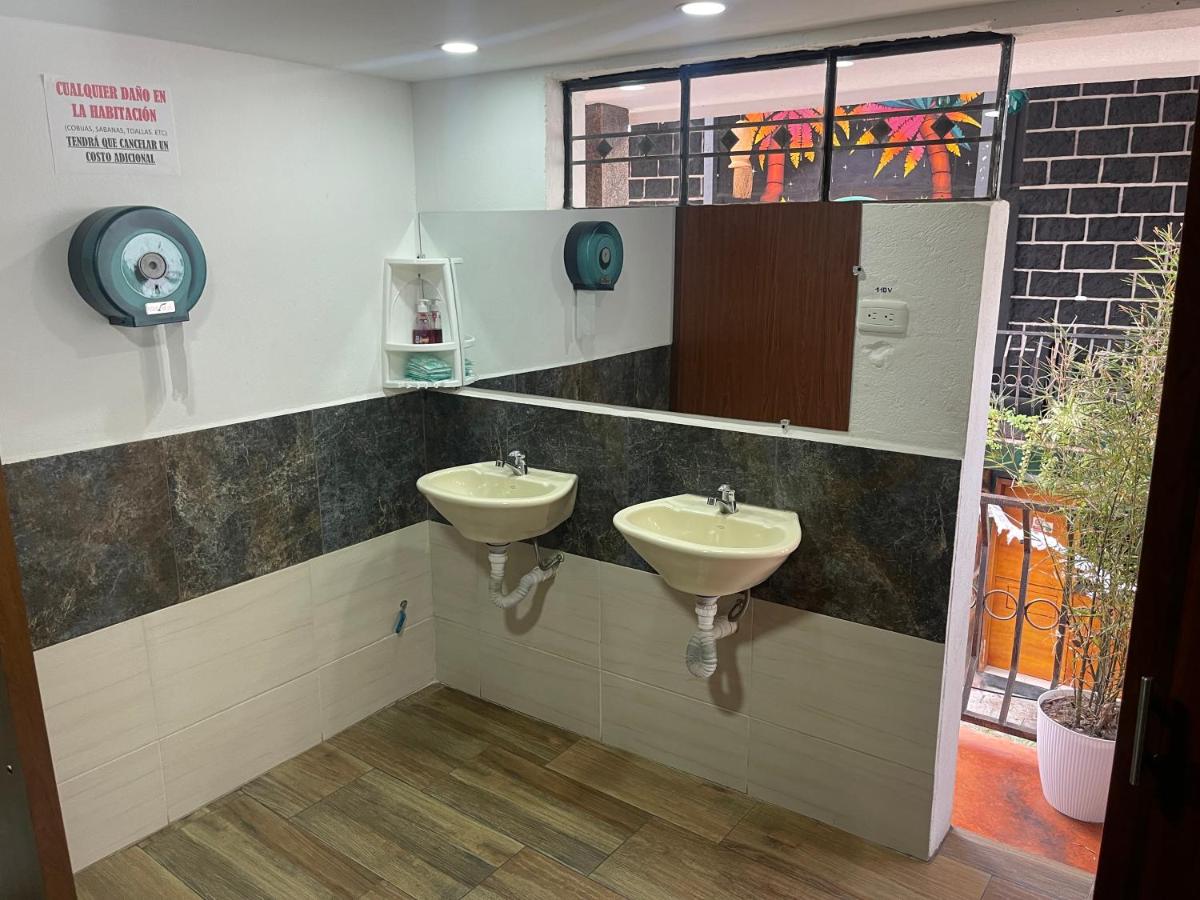 Double Room with Shared Bathroom photo 2