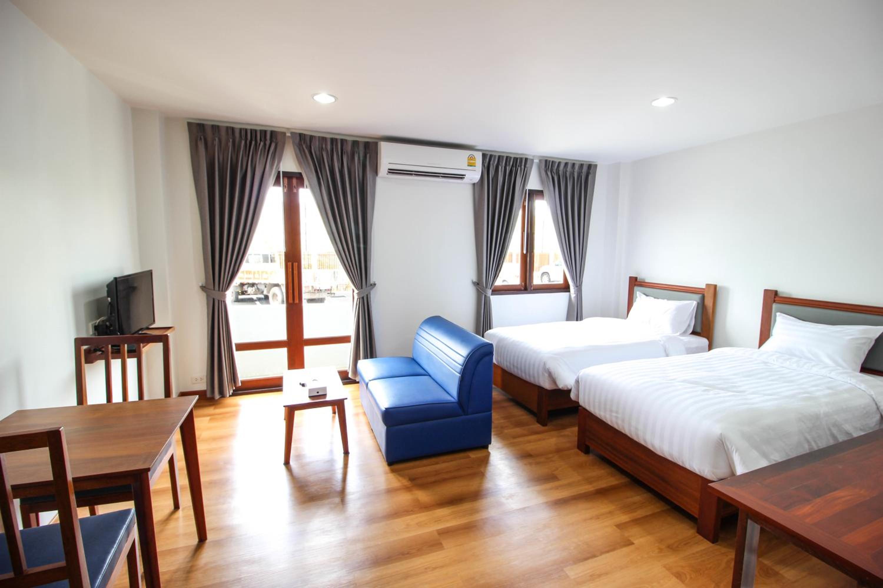 Deluxe Twin Room photo 2