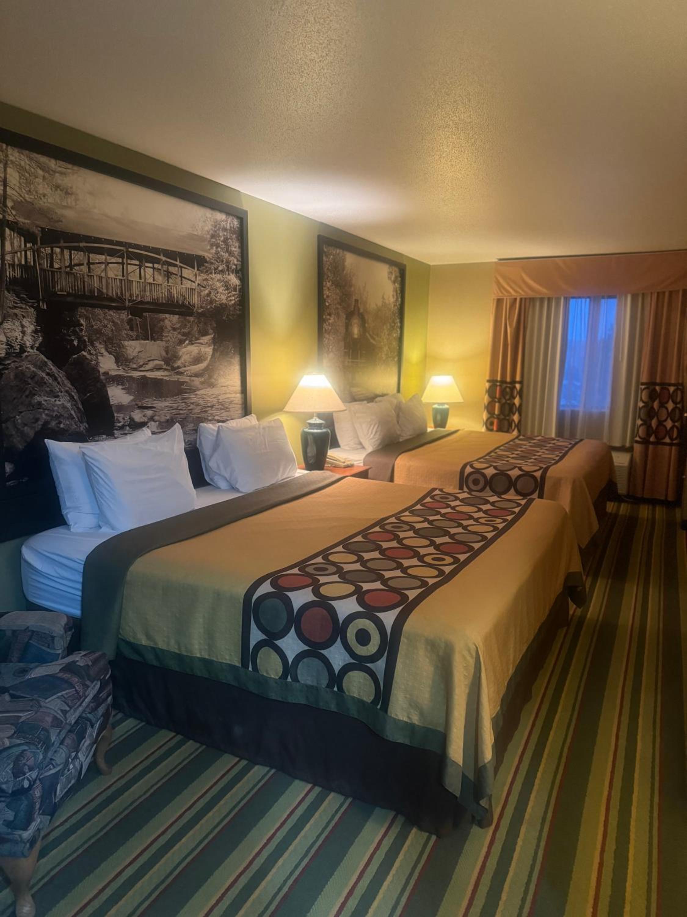Queen Room with Two Queen Beds - Pet Friendly/Non-Smoking