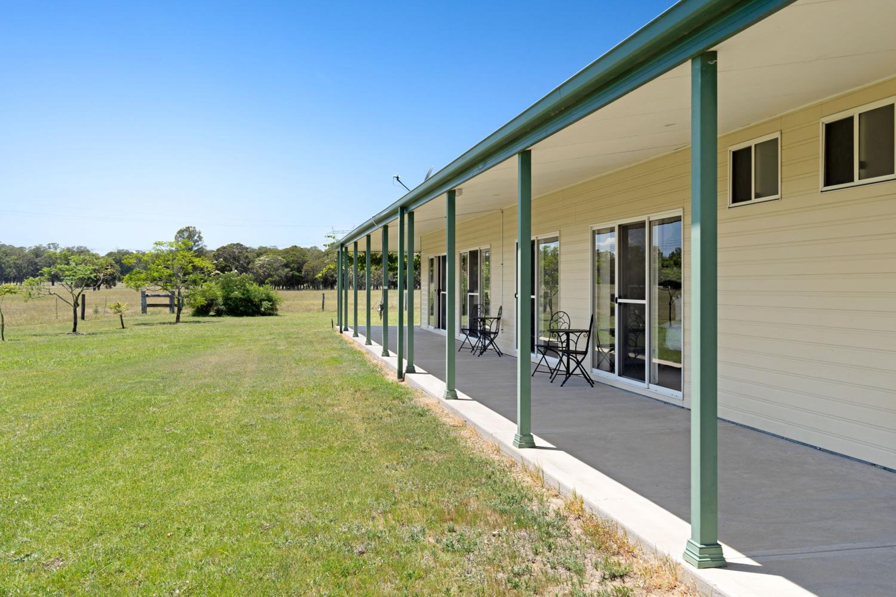 Four-Bedroom House photo 2