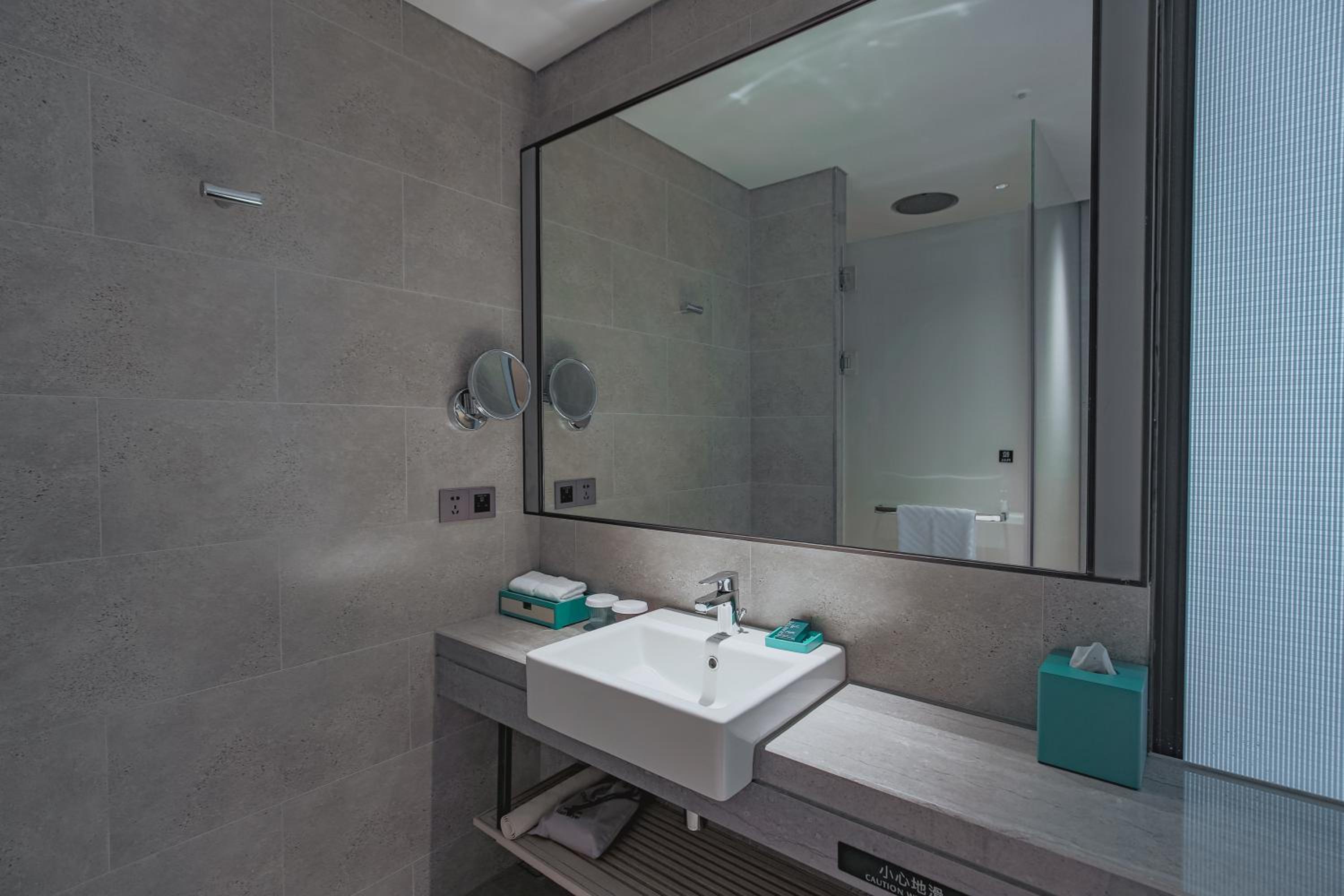 Twin Room - Photo 3