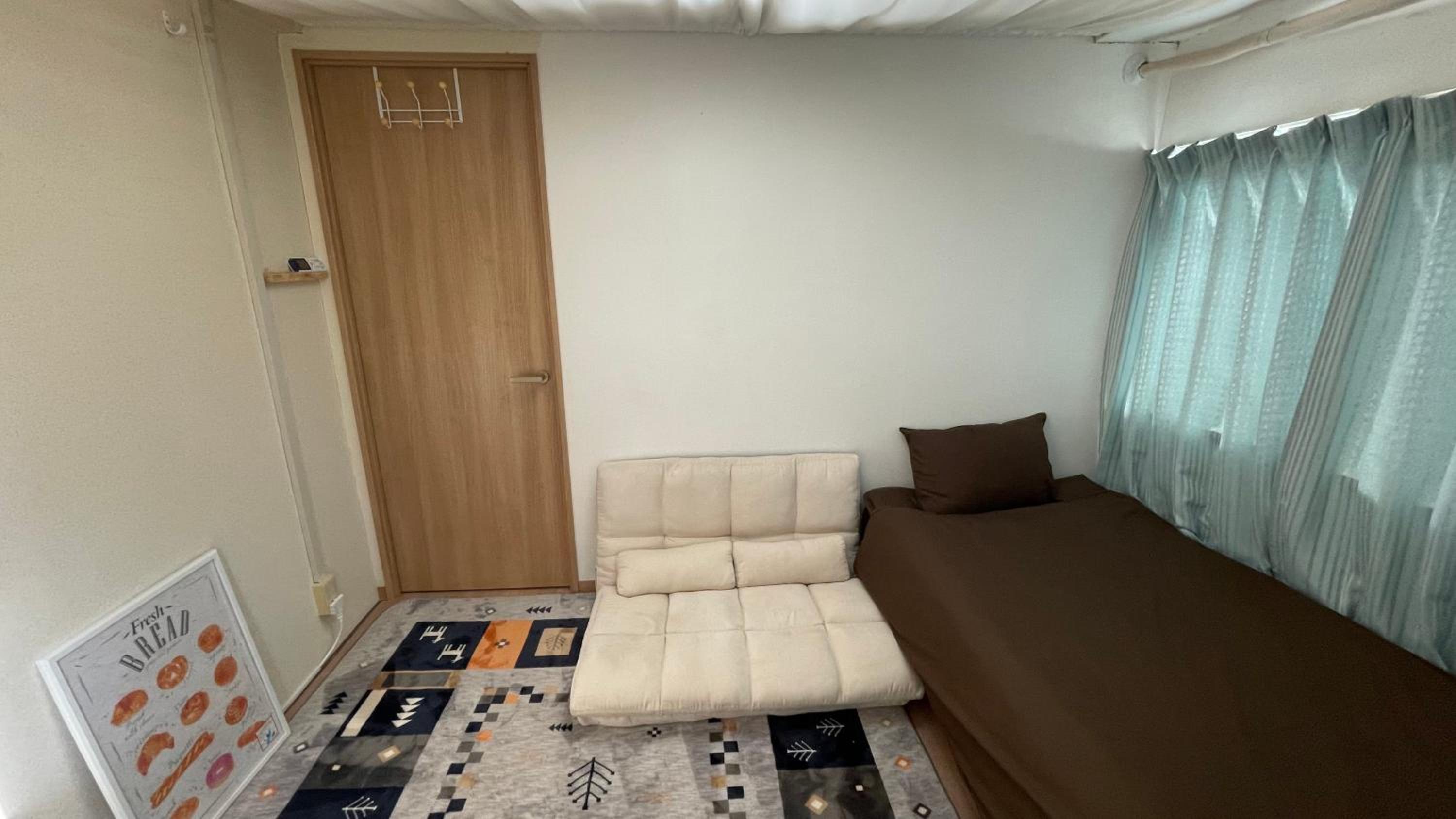 Two-Bedroom Apartment with Balcony photo 2